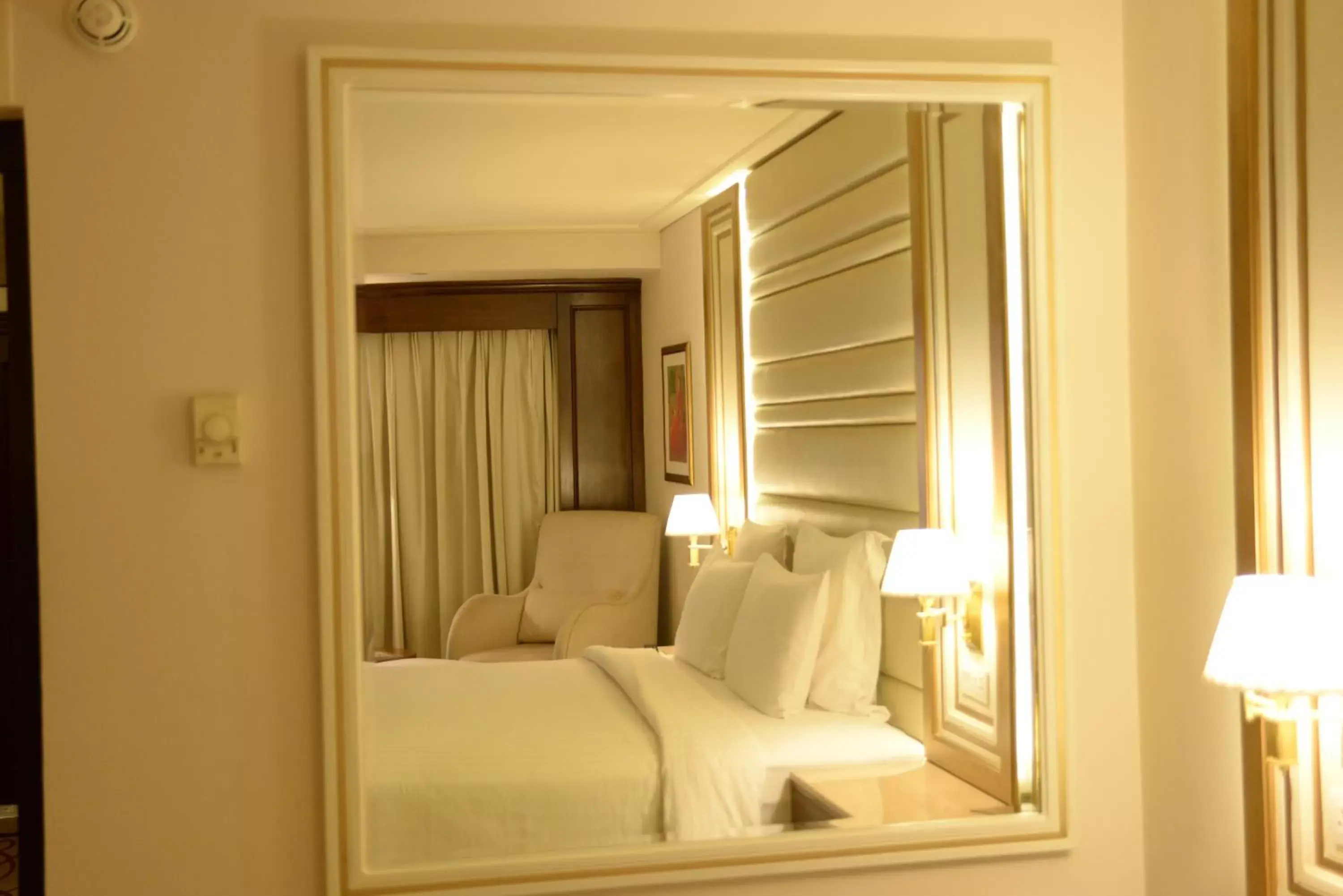 Bed in Pearl Continental Hotel, Karachi