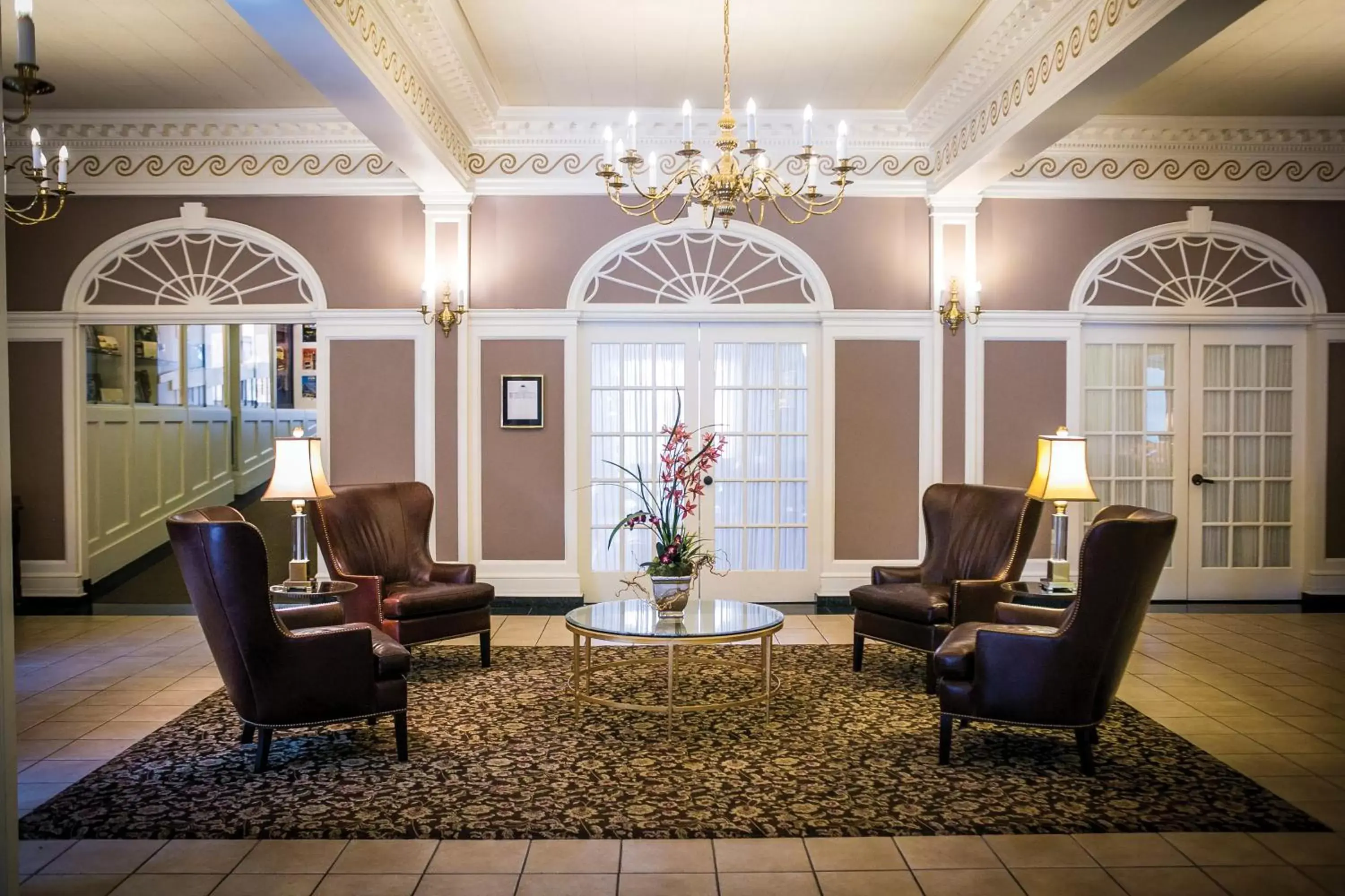 Lobby or reception, Lounge/Bar in Spokane Club Hotel