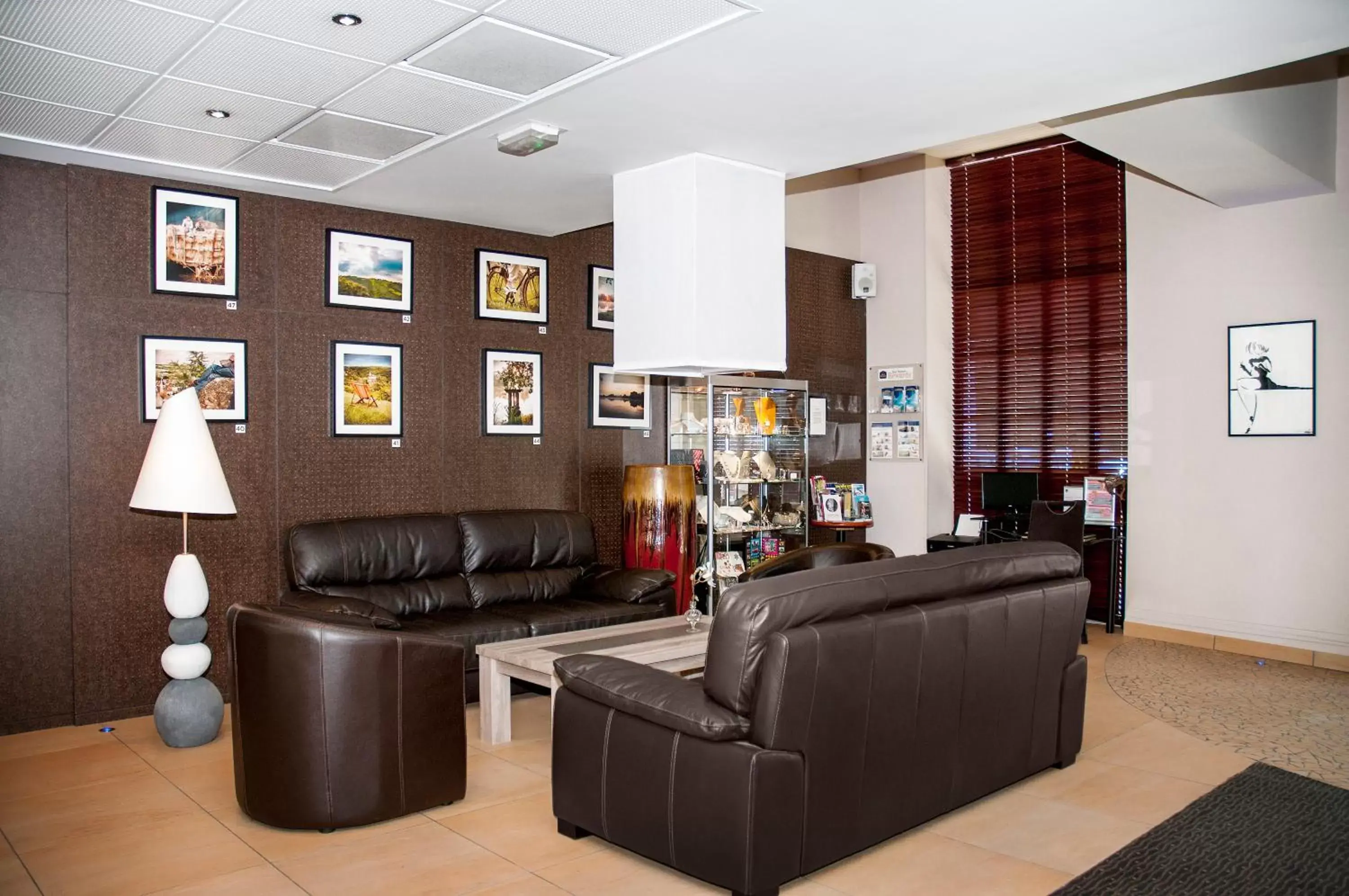 Living room, Lobby/Reception in Best Western Plus Hôtel Colbert