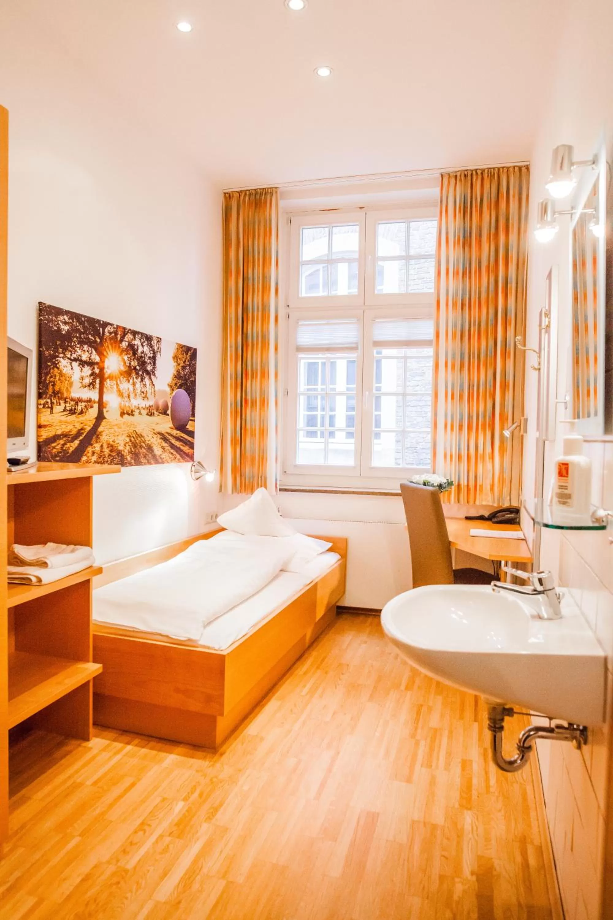 Photo of the whole room, Bed in Hotel Martinihof