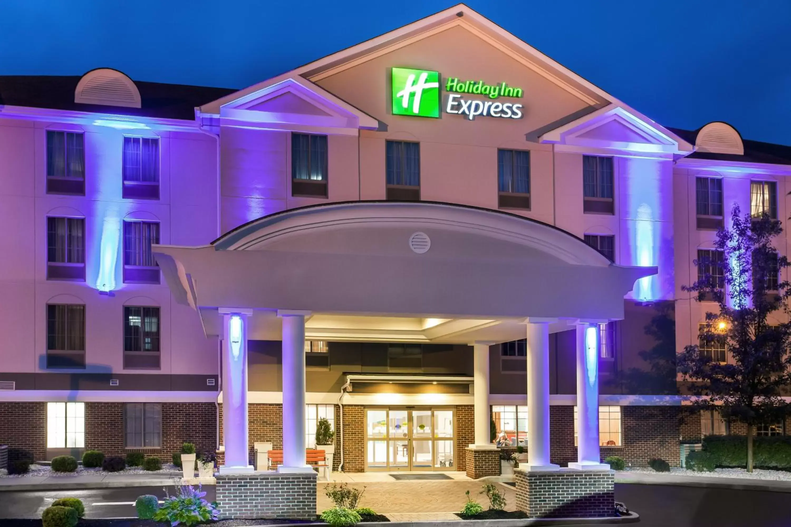 Property Building in Holiday Inn Express Haskell-Wayne Area, an IHG Hotel