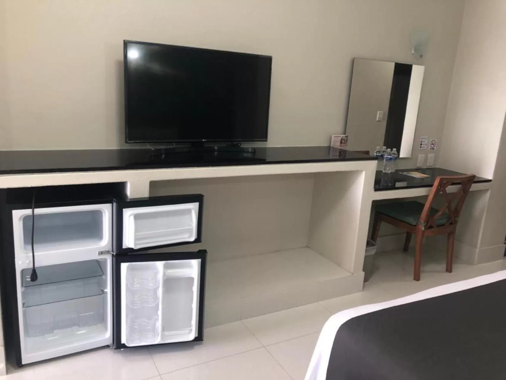 room service in Don Pelayo Pacific Beach