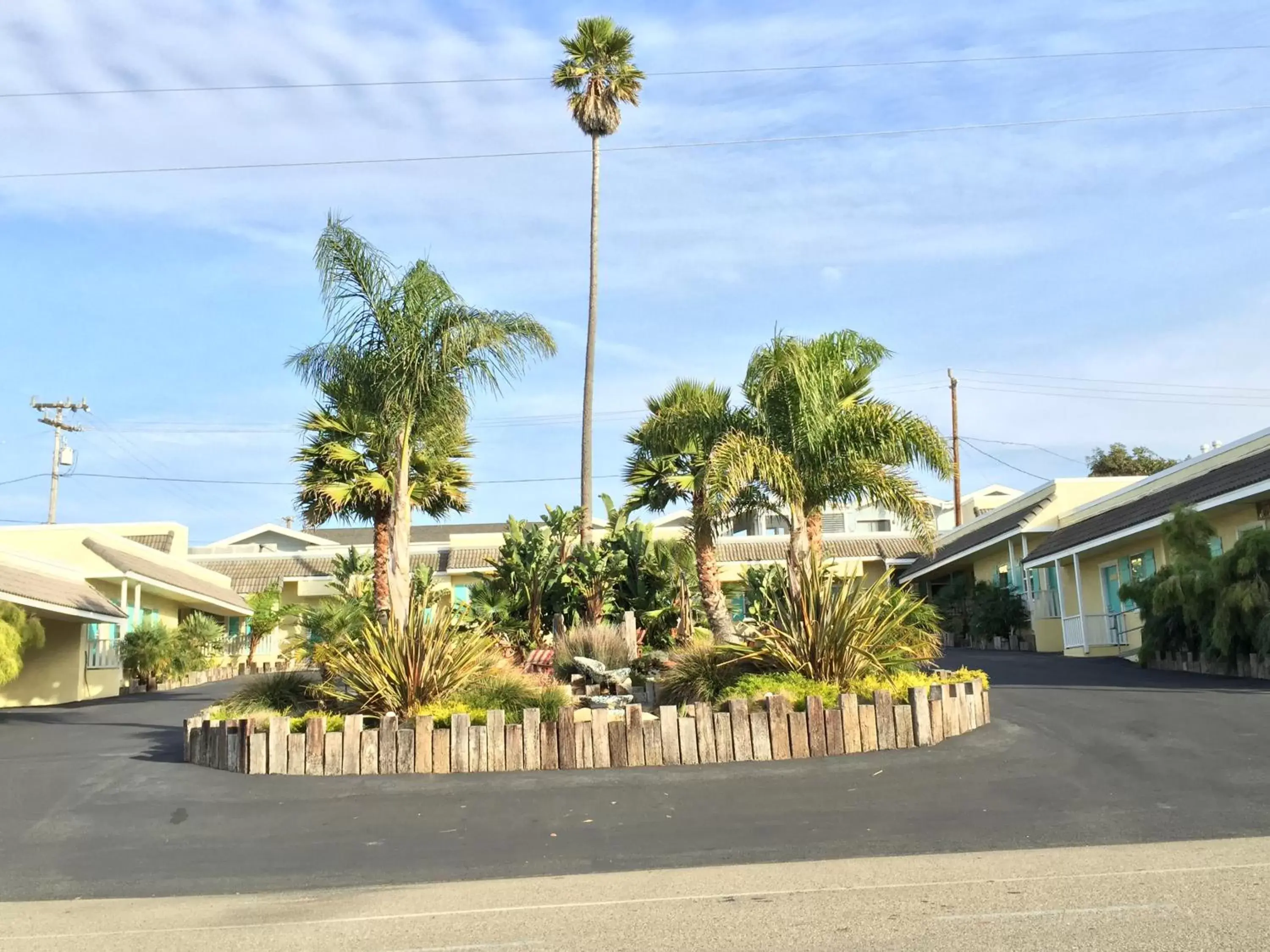 Facade/entrance in Beach Bungalow Inn and Suites