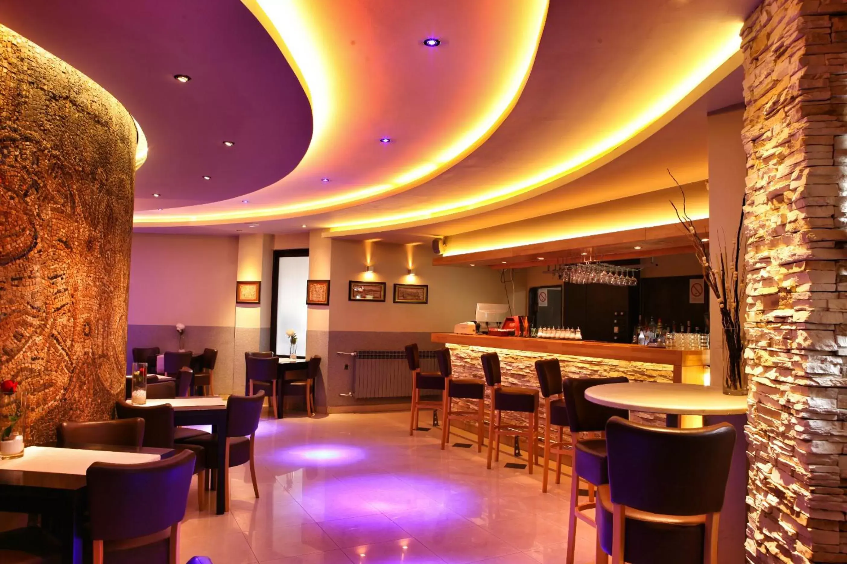 Lounge or bar, Restaurant/Places to Eat in Hotel Petrus
