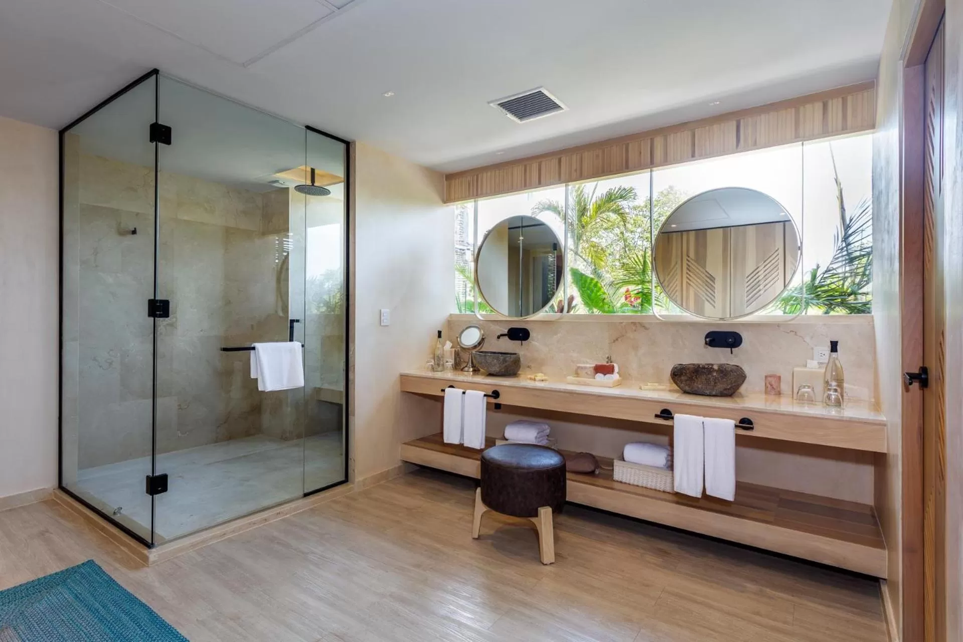 Shower in Hotel Shibari - Restaurant & Cenote Club