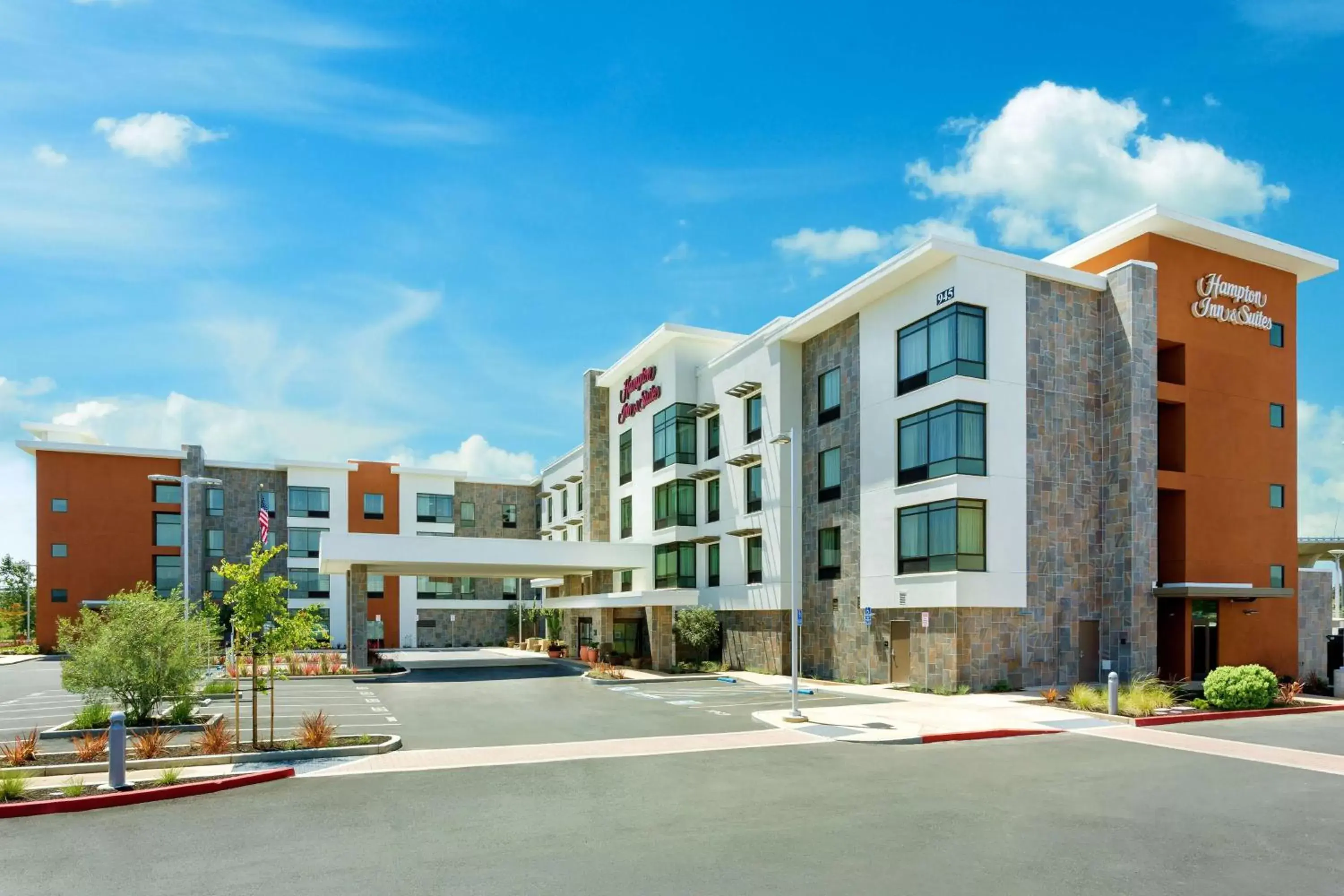 Property Building in Hampton Inn & Suites - Napa, CA
