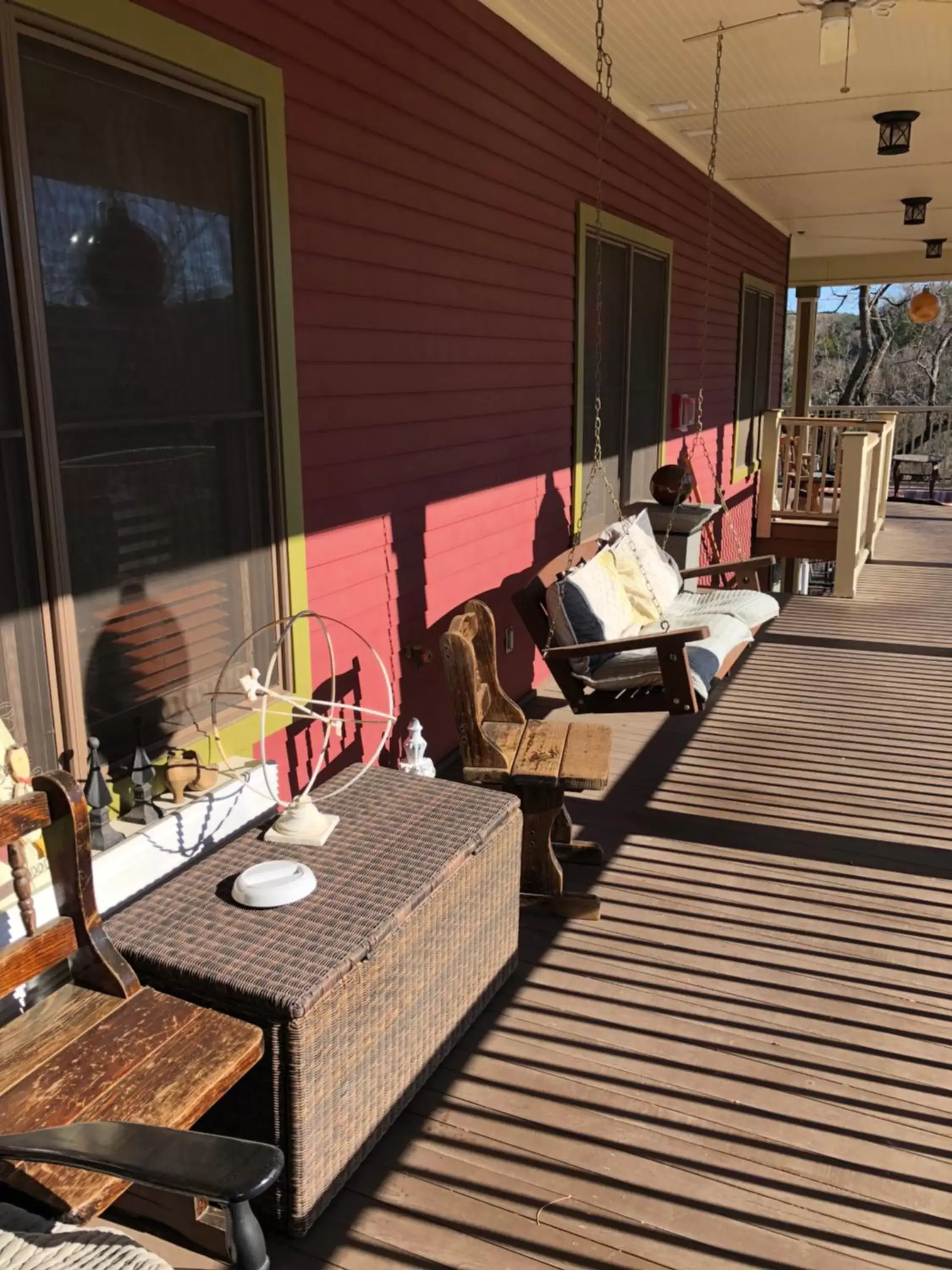 Patio in All Seasons Inn