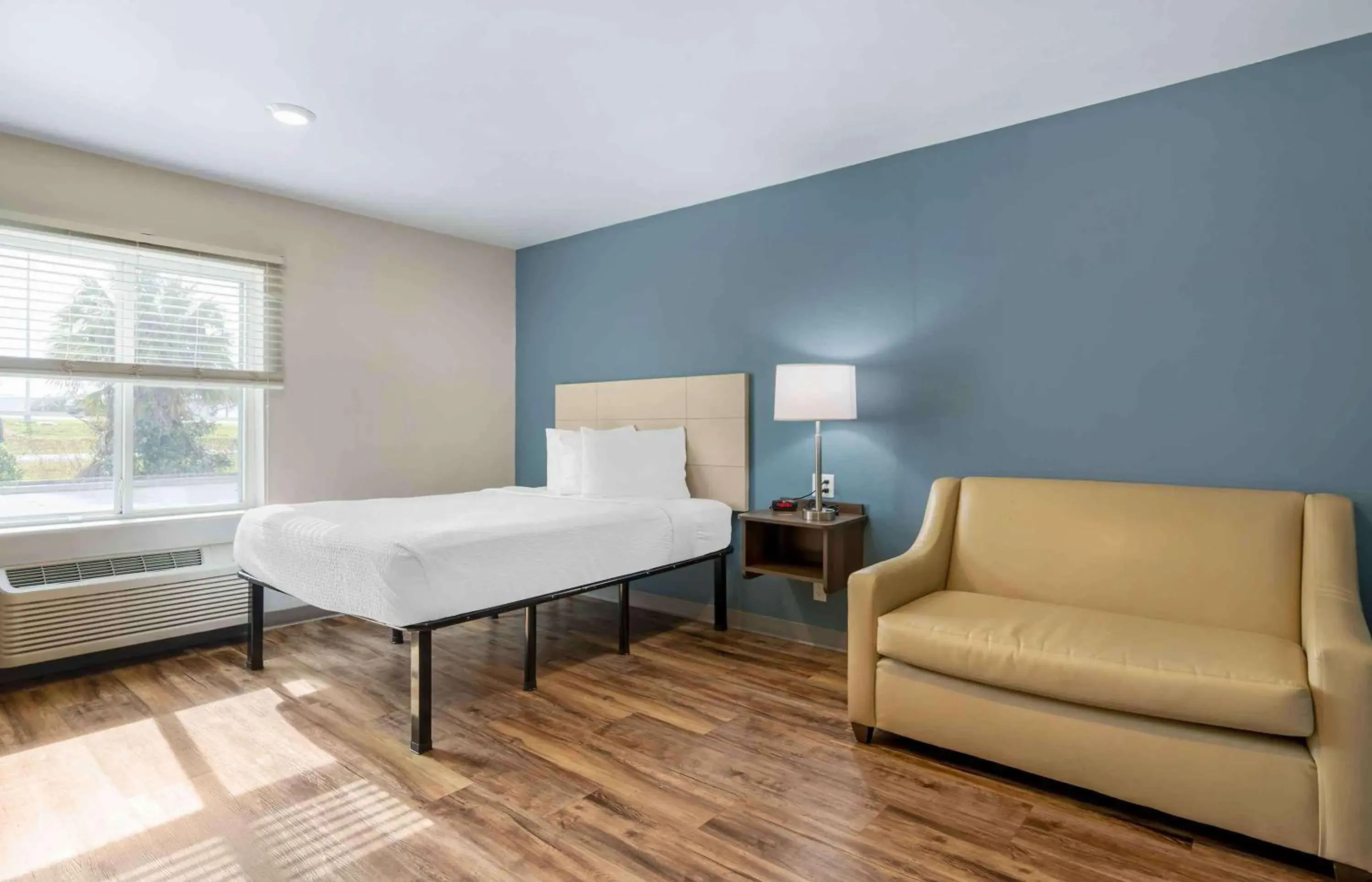 Bedroom in Extended Stay America Suites - Deerfield Beach