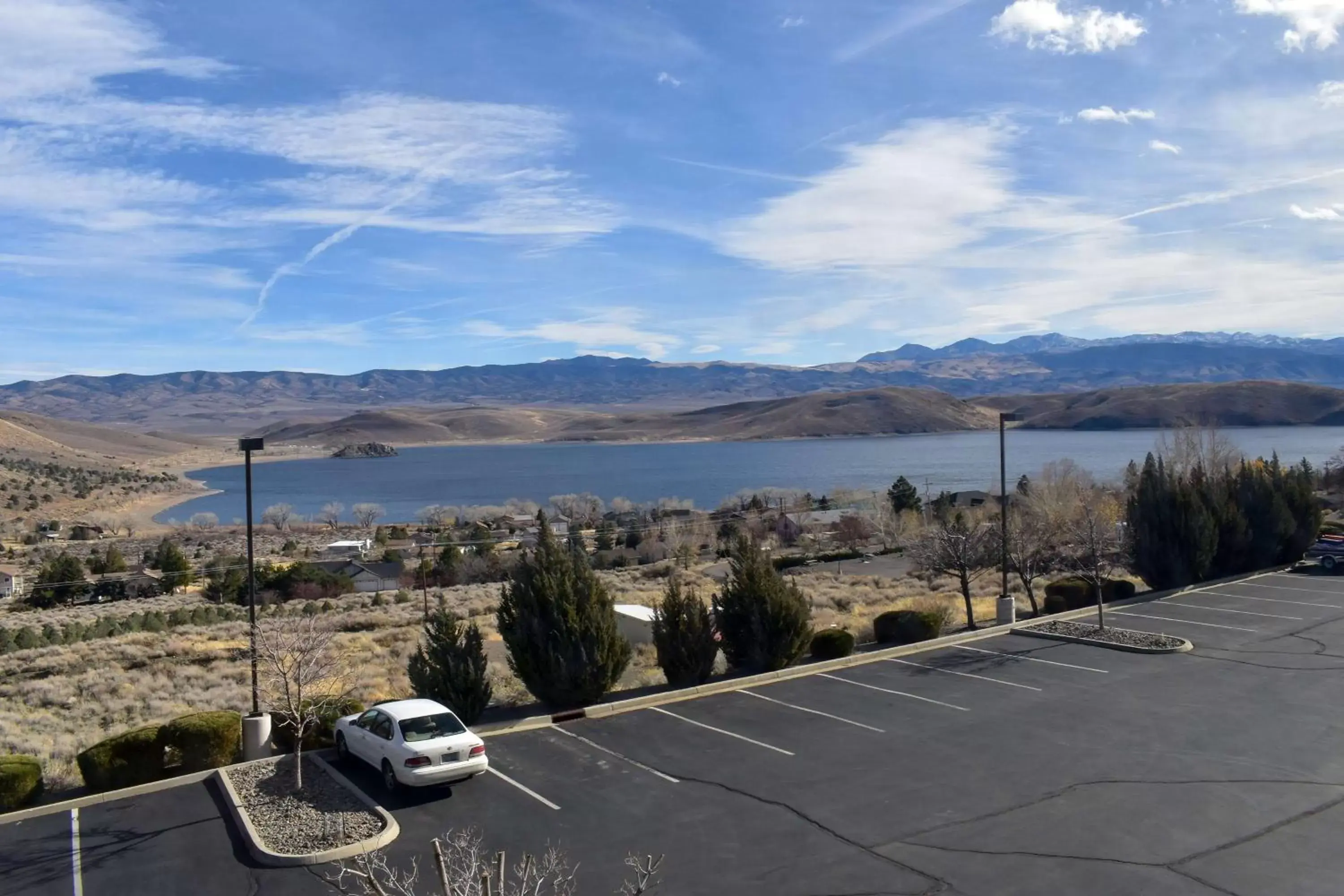 Photo of the whole room, Mountain View in Best Western Topaz Lake Inn