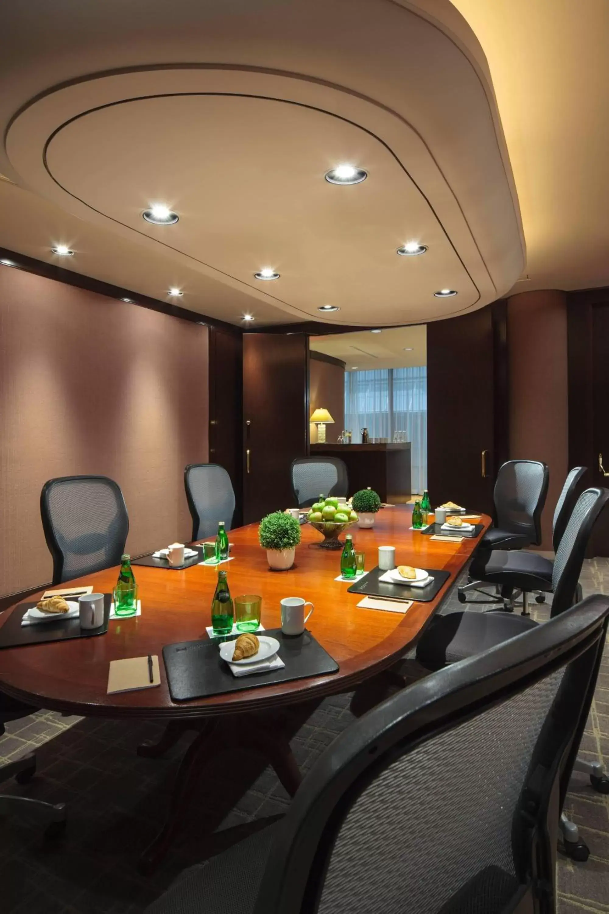 Meeting/conference room in Metropolitan Hotel Vancouver