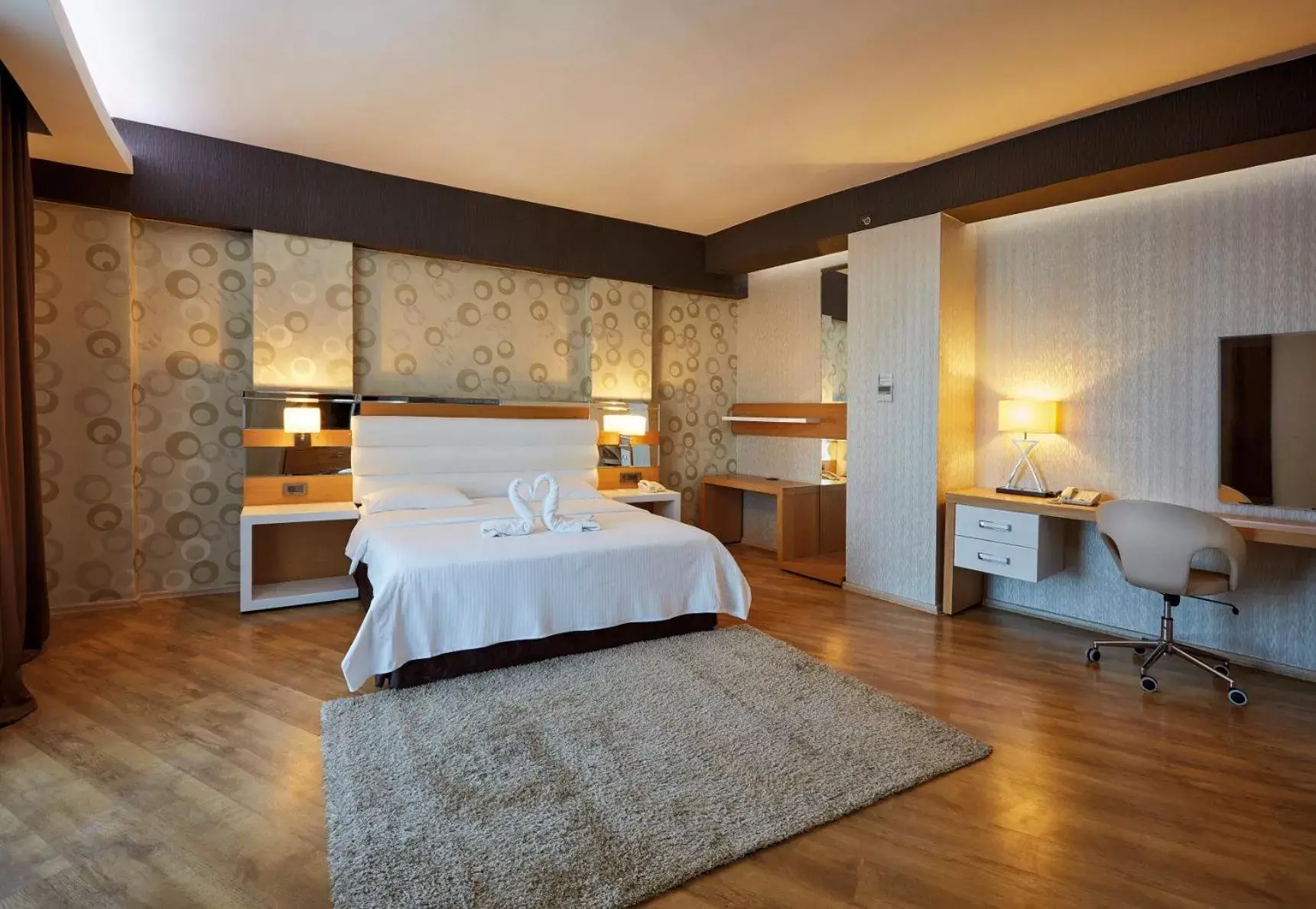Bed in Anemon Adana Hotel