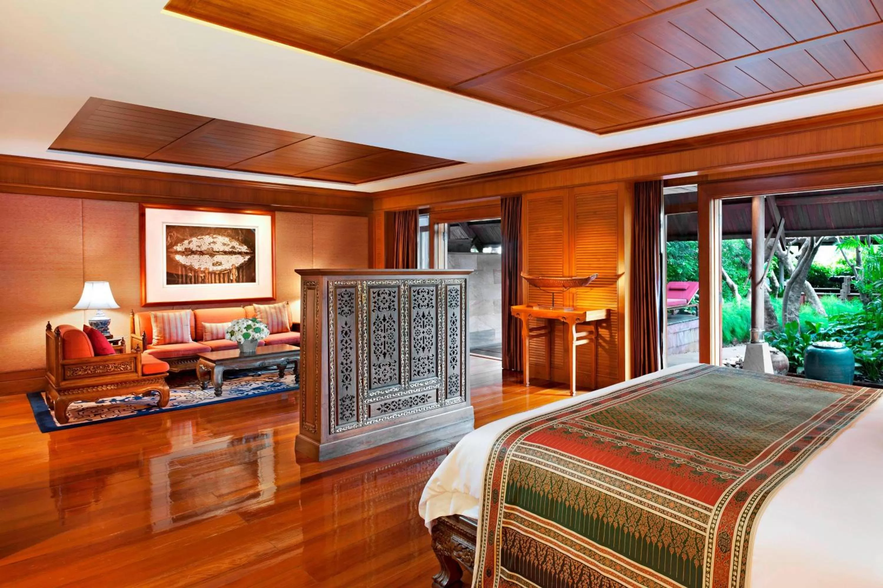 Photo of the whole room, Bed in Sheraton Grande Sukhumvit, a Luxury Collection Hotel, Bangkok