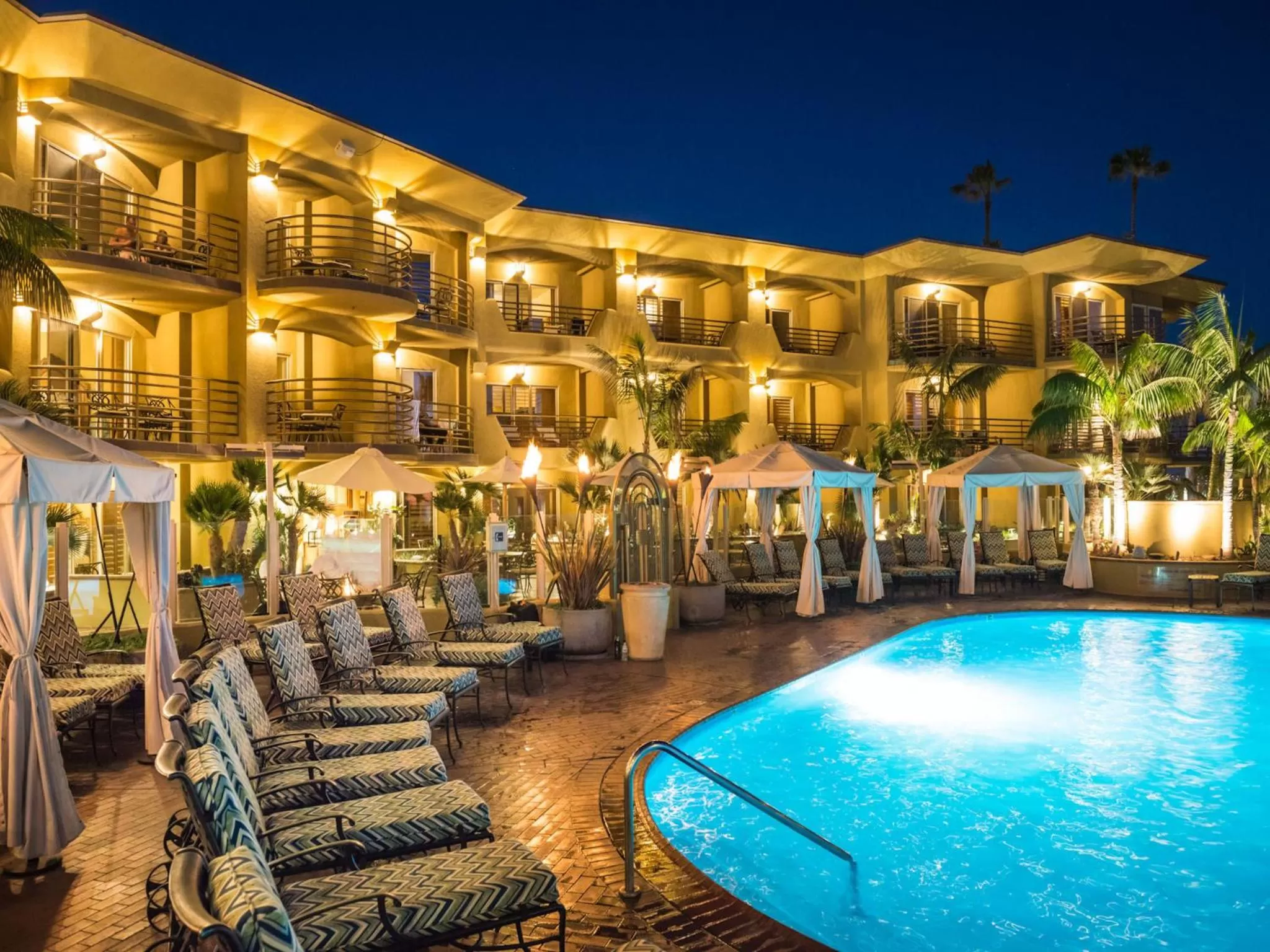 Property building in Pacific Terrace Hotel