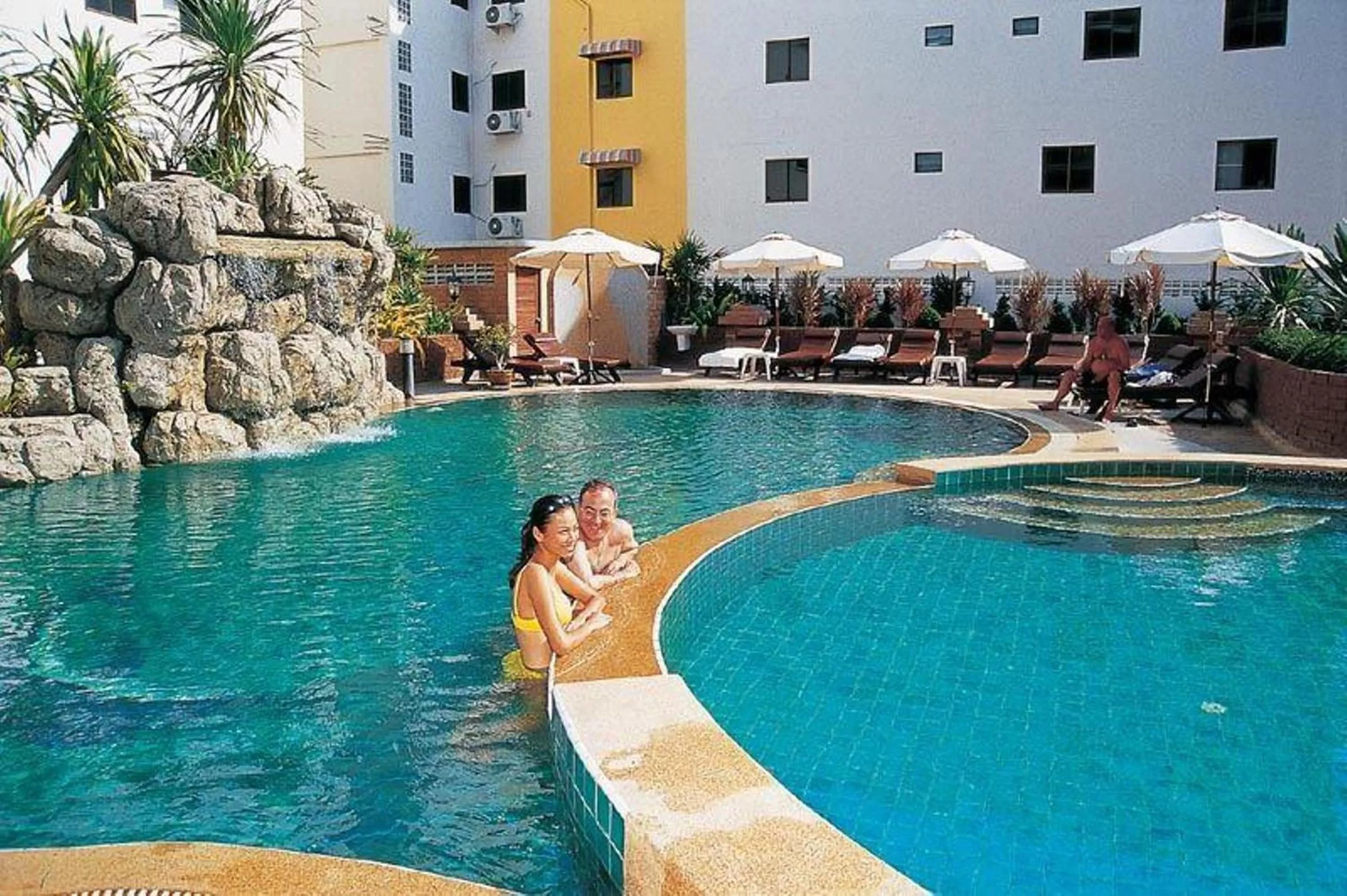 Swimming pool in LK Metropole