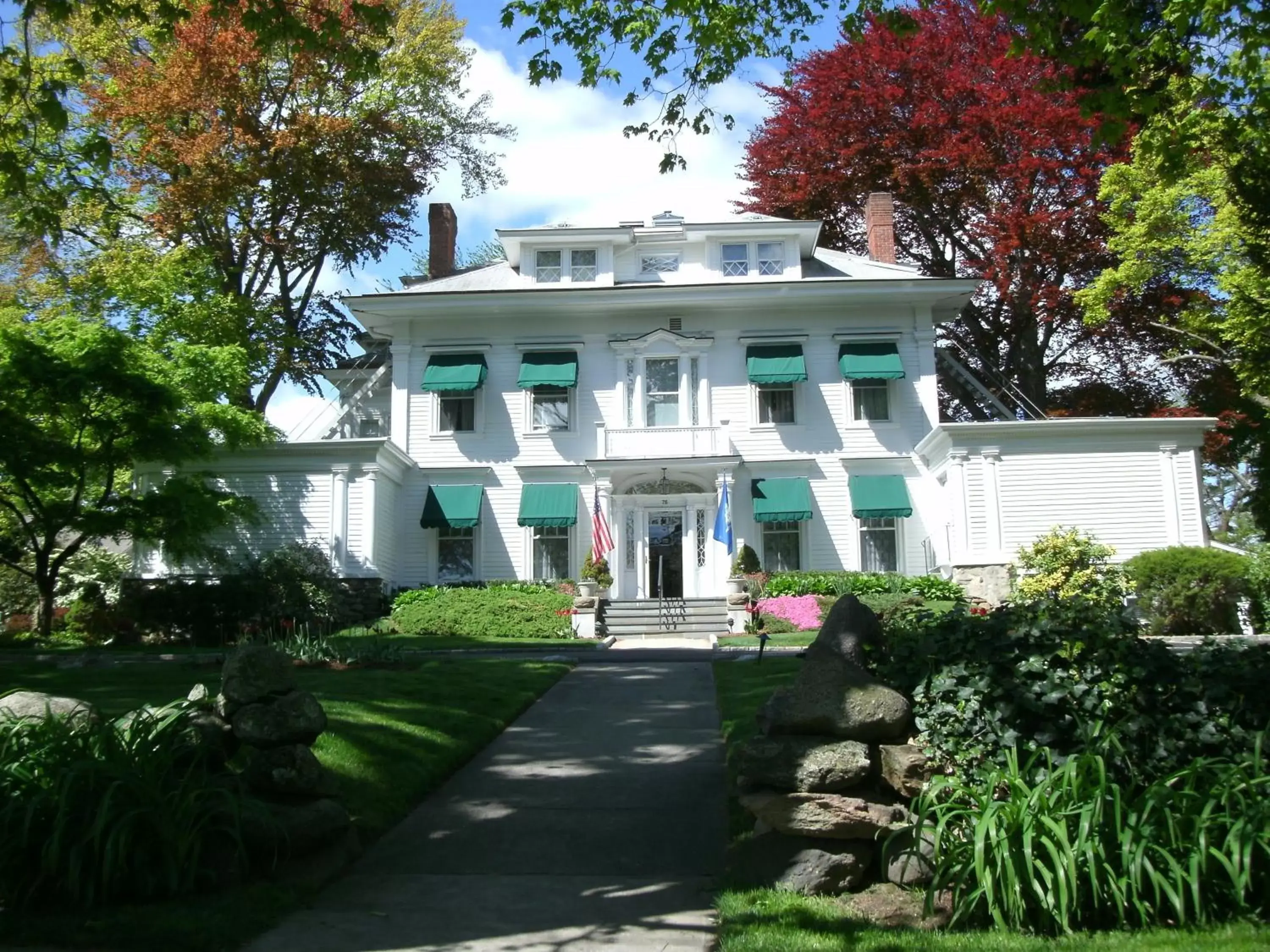 Property Building in Stanton House Inn