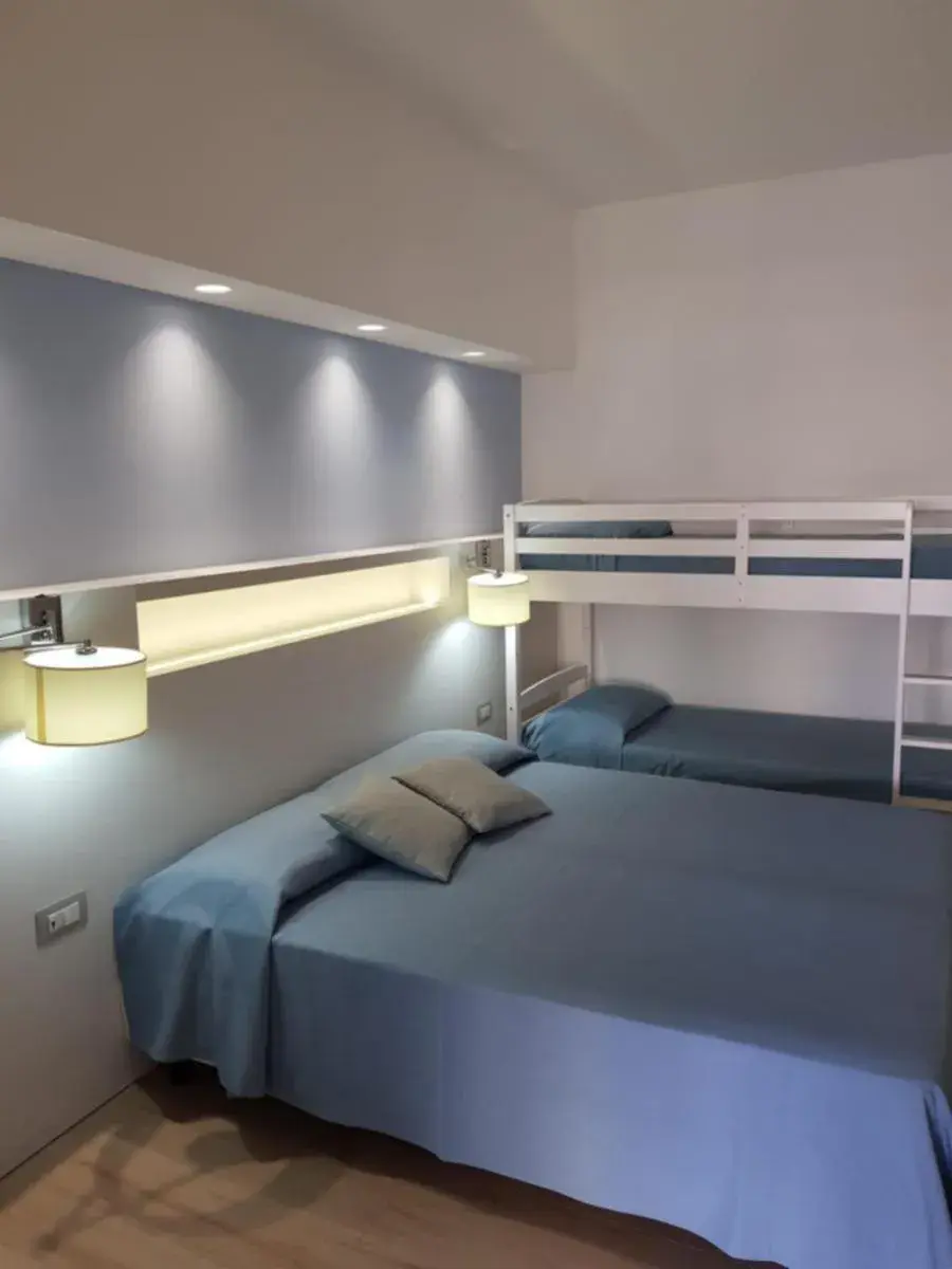 Bunk Bed in Hotel Perla Gaia