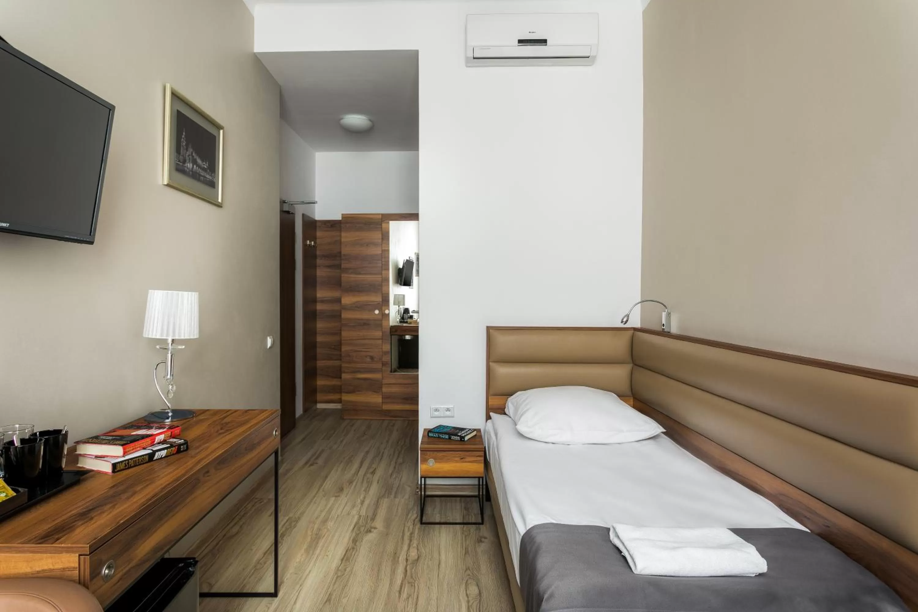 Bed in Grodzka Royal Apartments