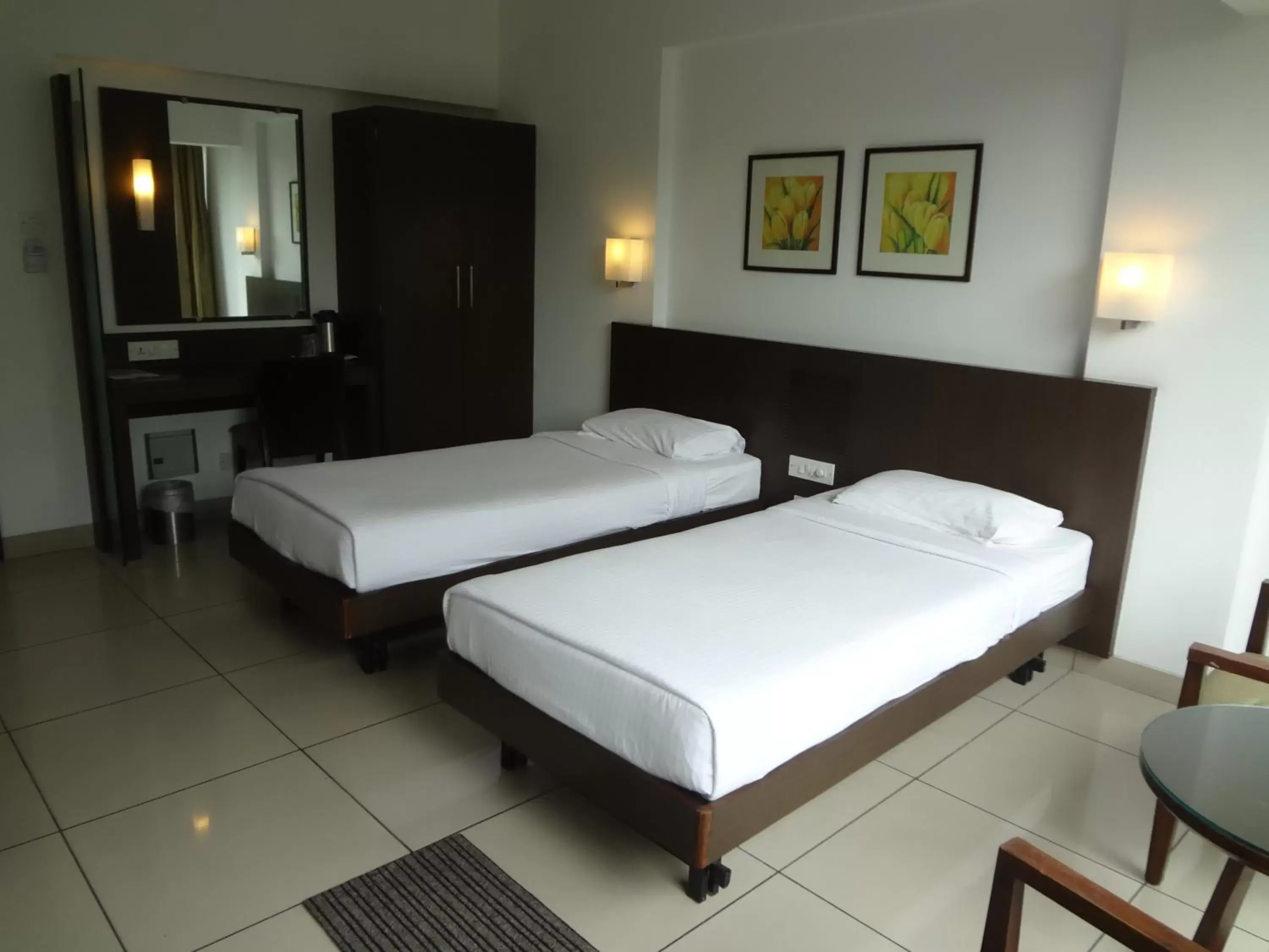 Photo of the whole room, Bed in Shantai Hotel