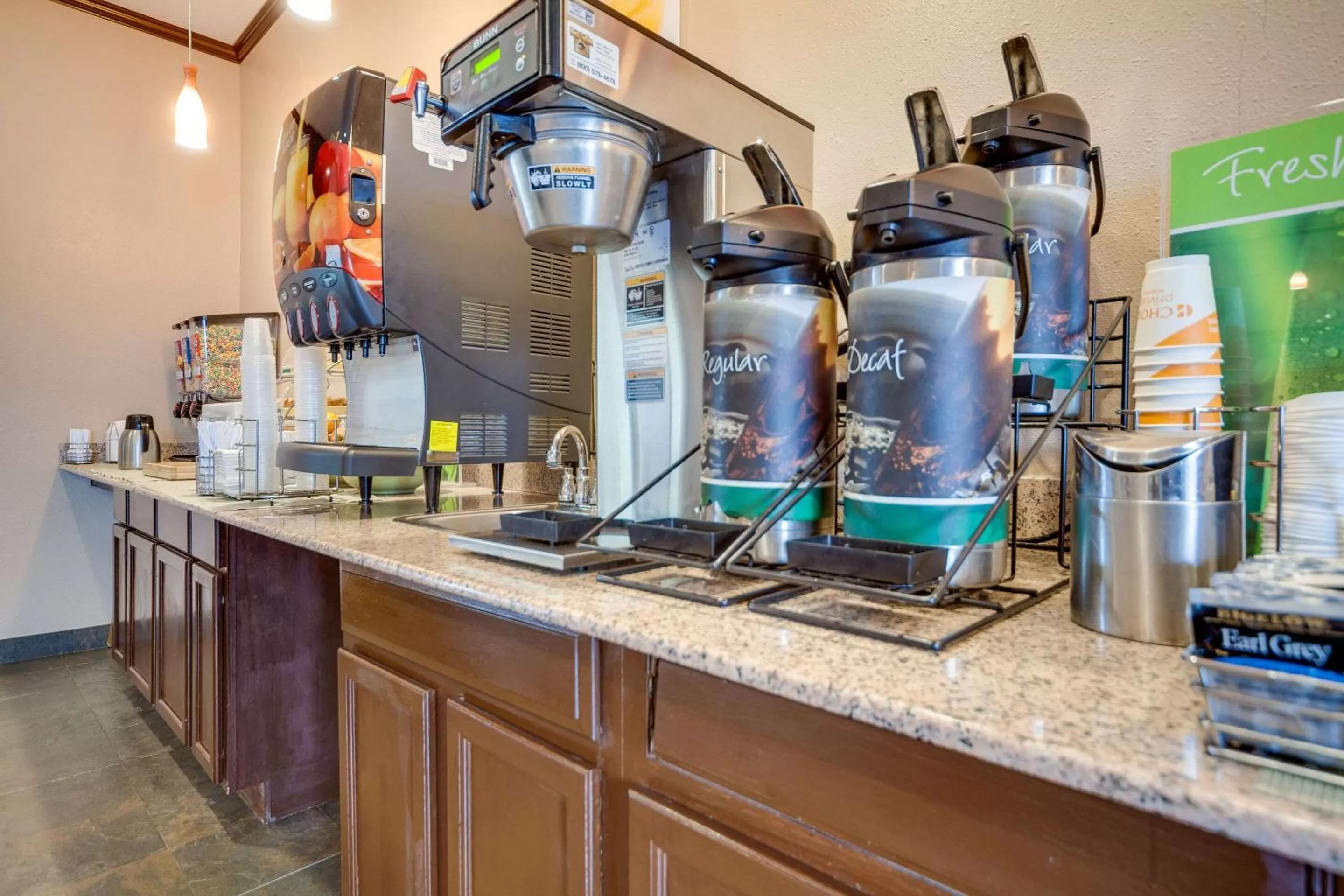 Breakfast in Quality Inn Hastings