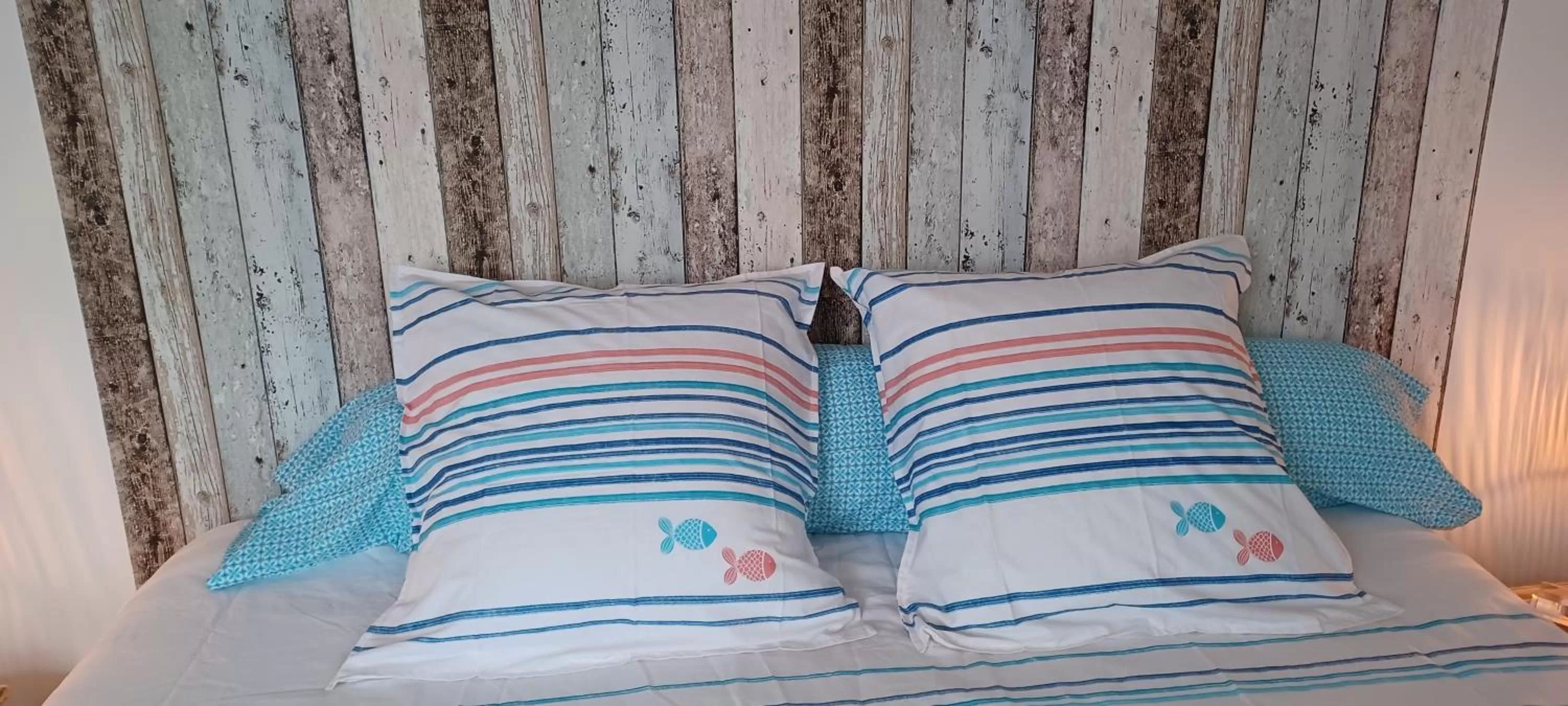 Bed in La Carte Postale