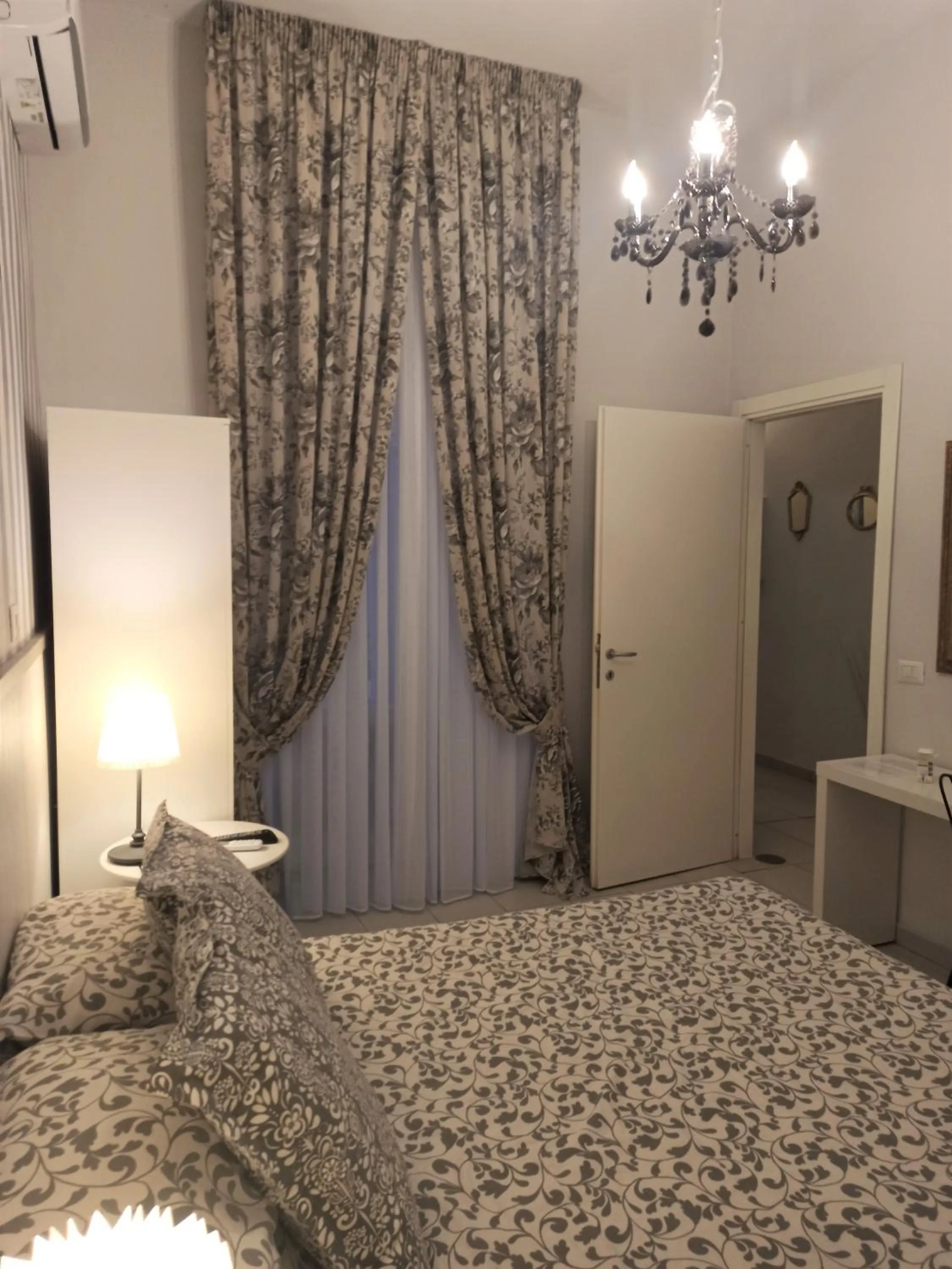 Bedroom, Bed in B&B Dei Decumani