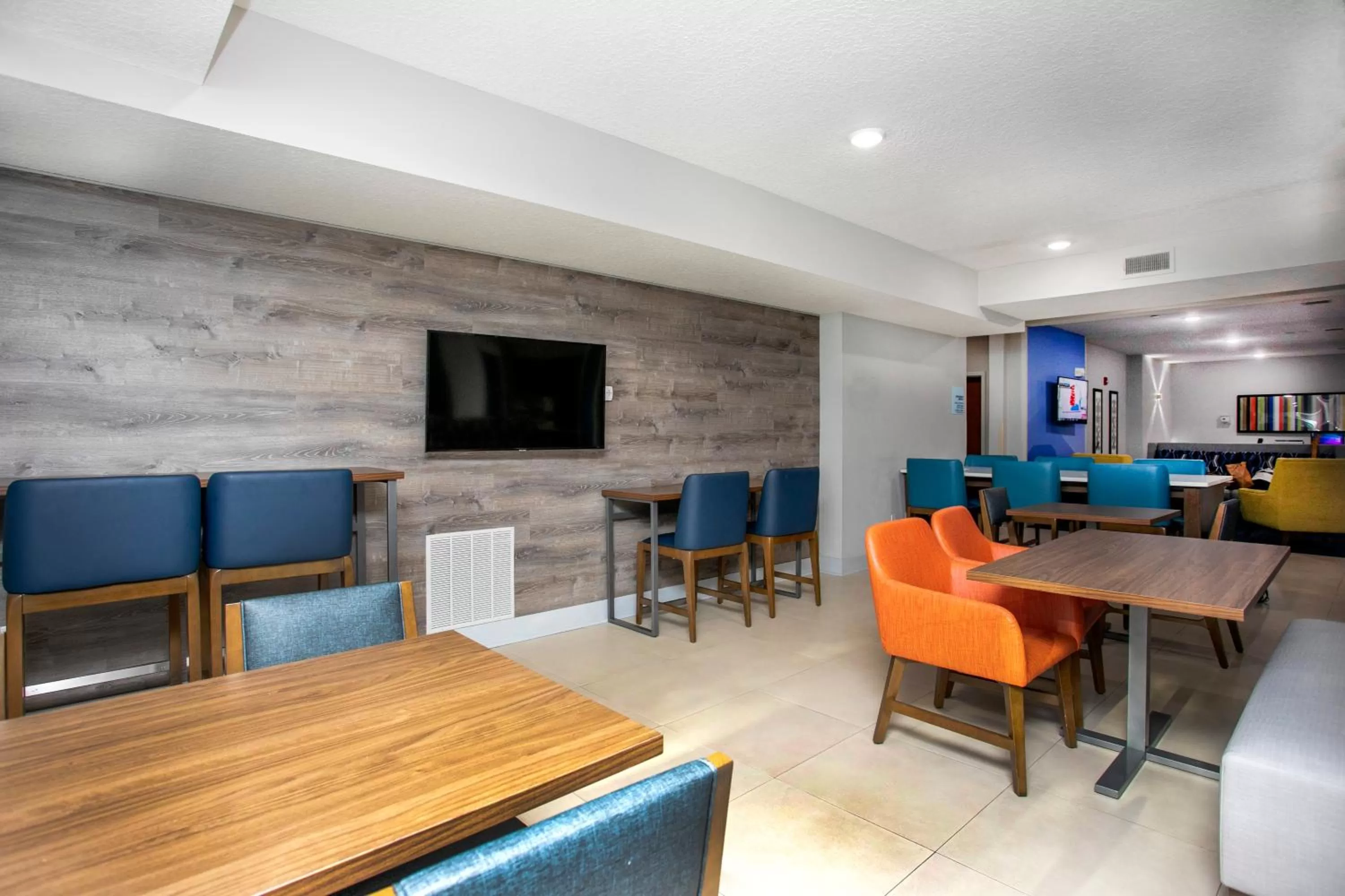 Breakfast in Holiday Inn Express & Suites Jacksonville - Atlantic Beach by IHG