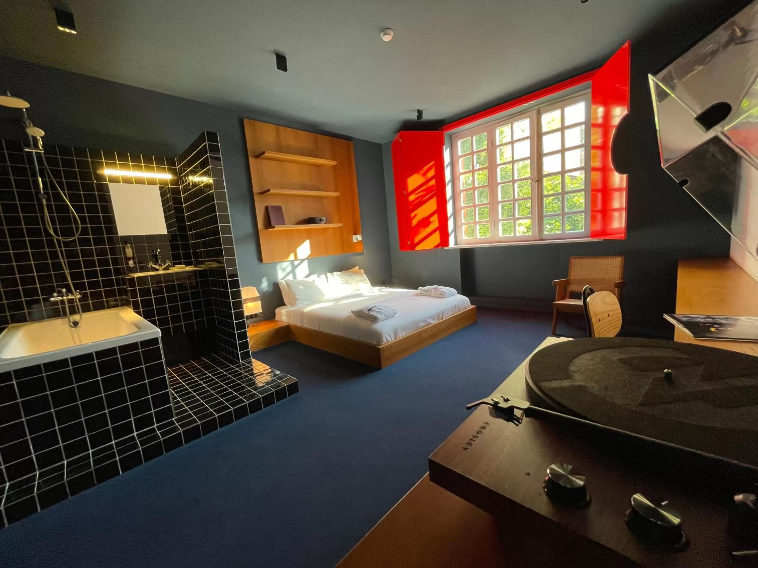 Bedroom, Bed in Blueberry Nights