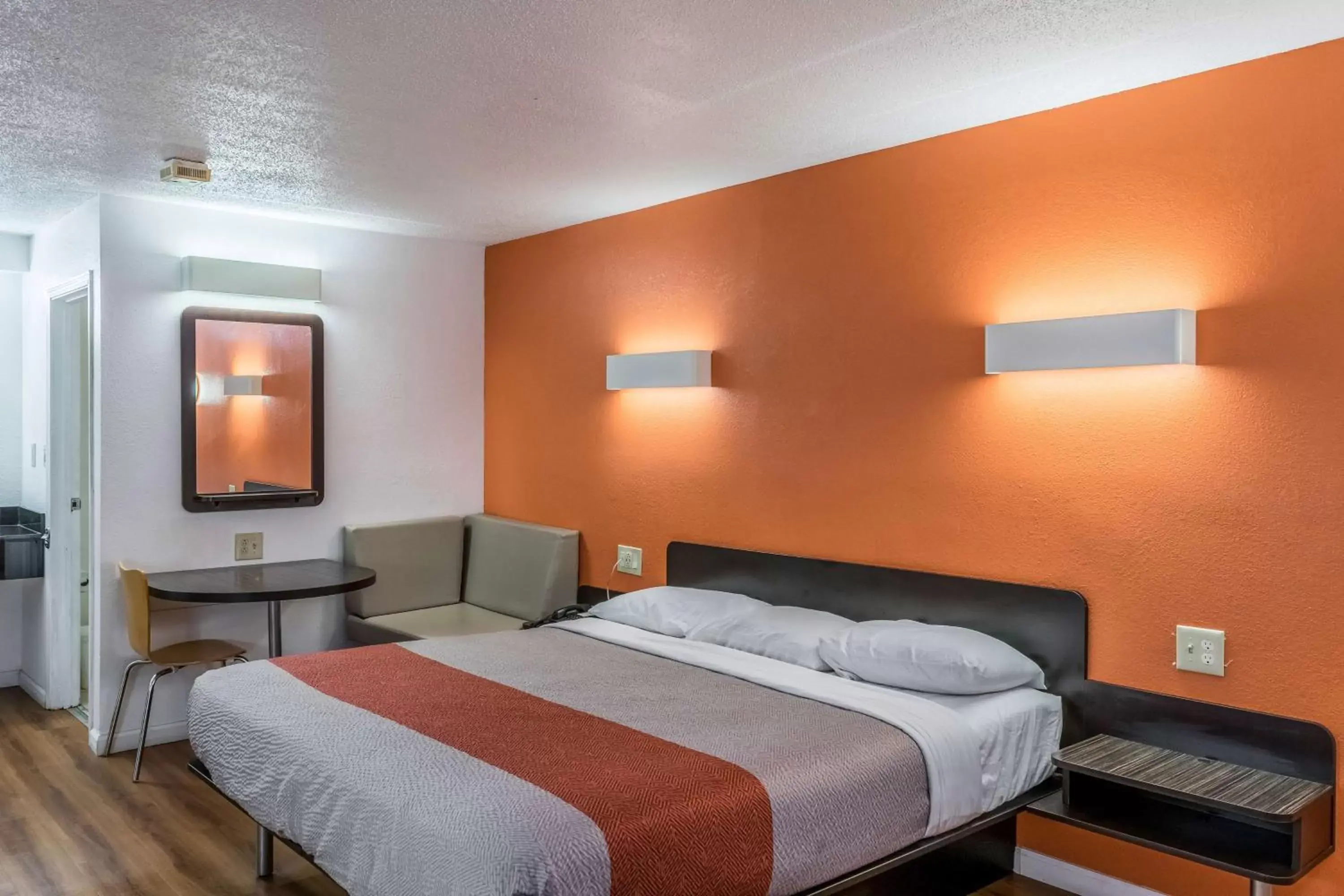 Motel 6 Florence, KY - Cincinnati Airport Motel 6 Florence, KY - Cincinnati Airport