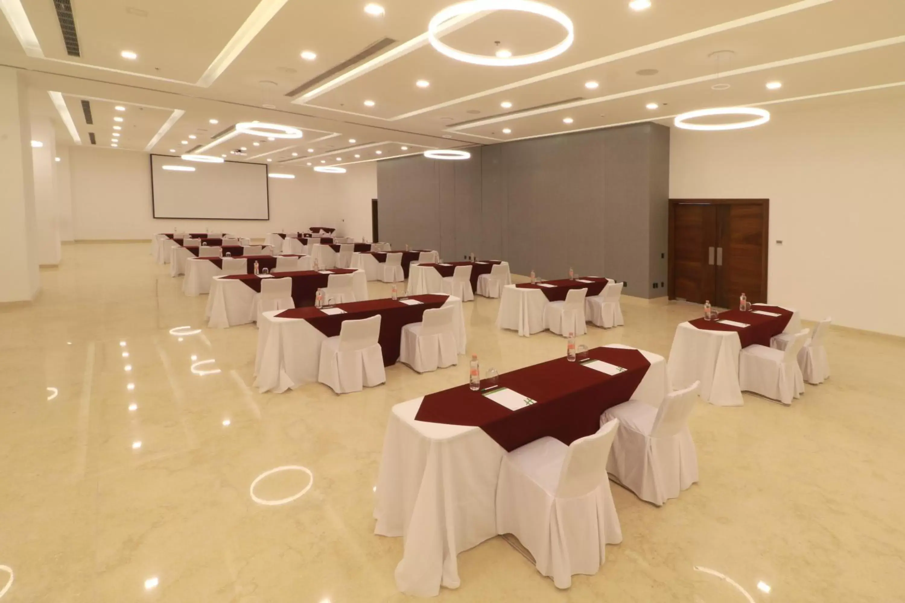 Meeting/conference room, Banquet Facilities in Holiday Inn & Suites - Puerto Vallarta Marina & Golf, an IHG Hotel