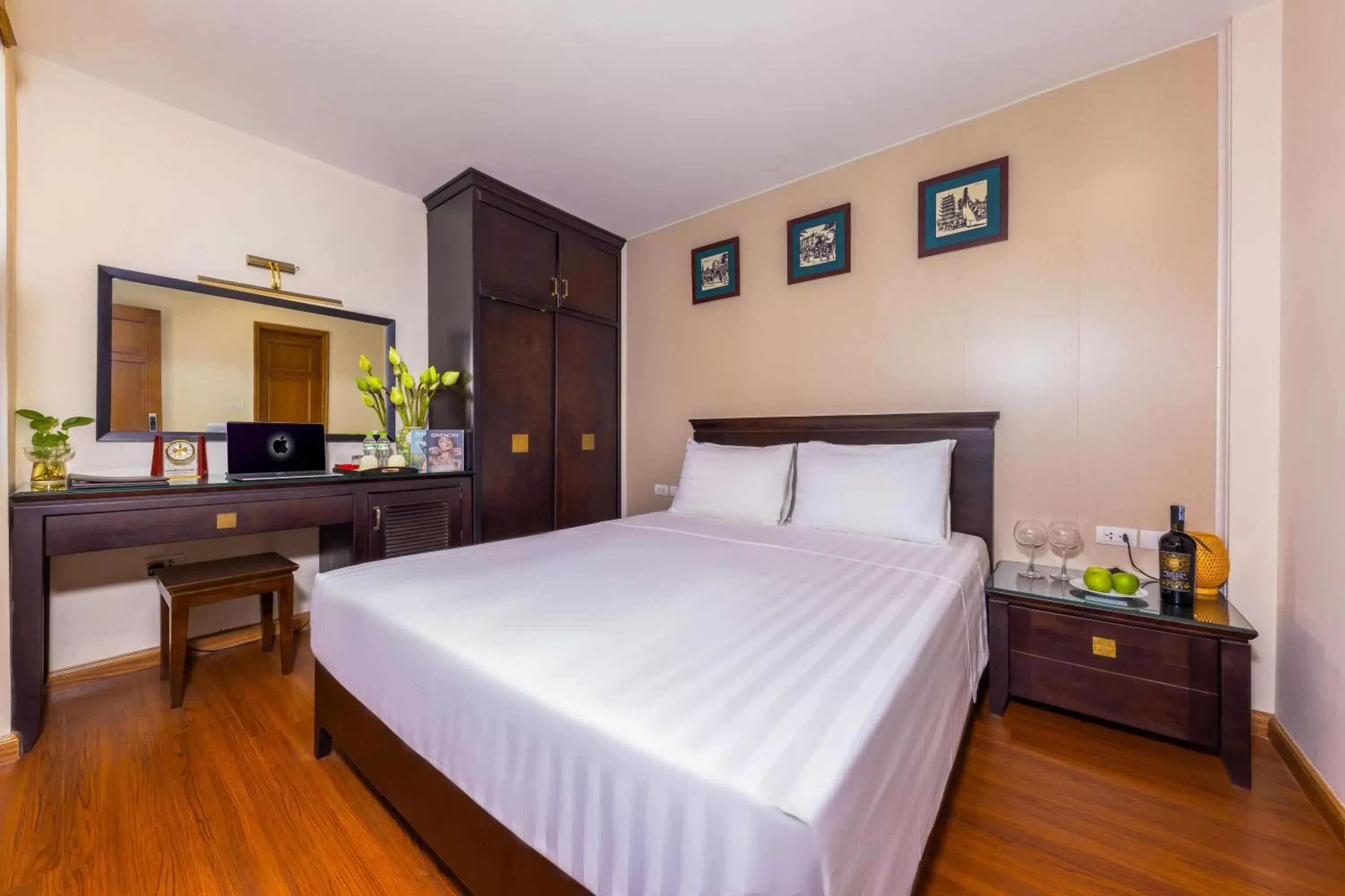 Superior Double Room - single occupancy in Centre Point Hanoi Hotel Superior Double Room - single occupancy in Centre Point Hanoi Hotel
