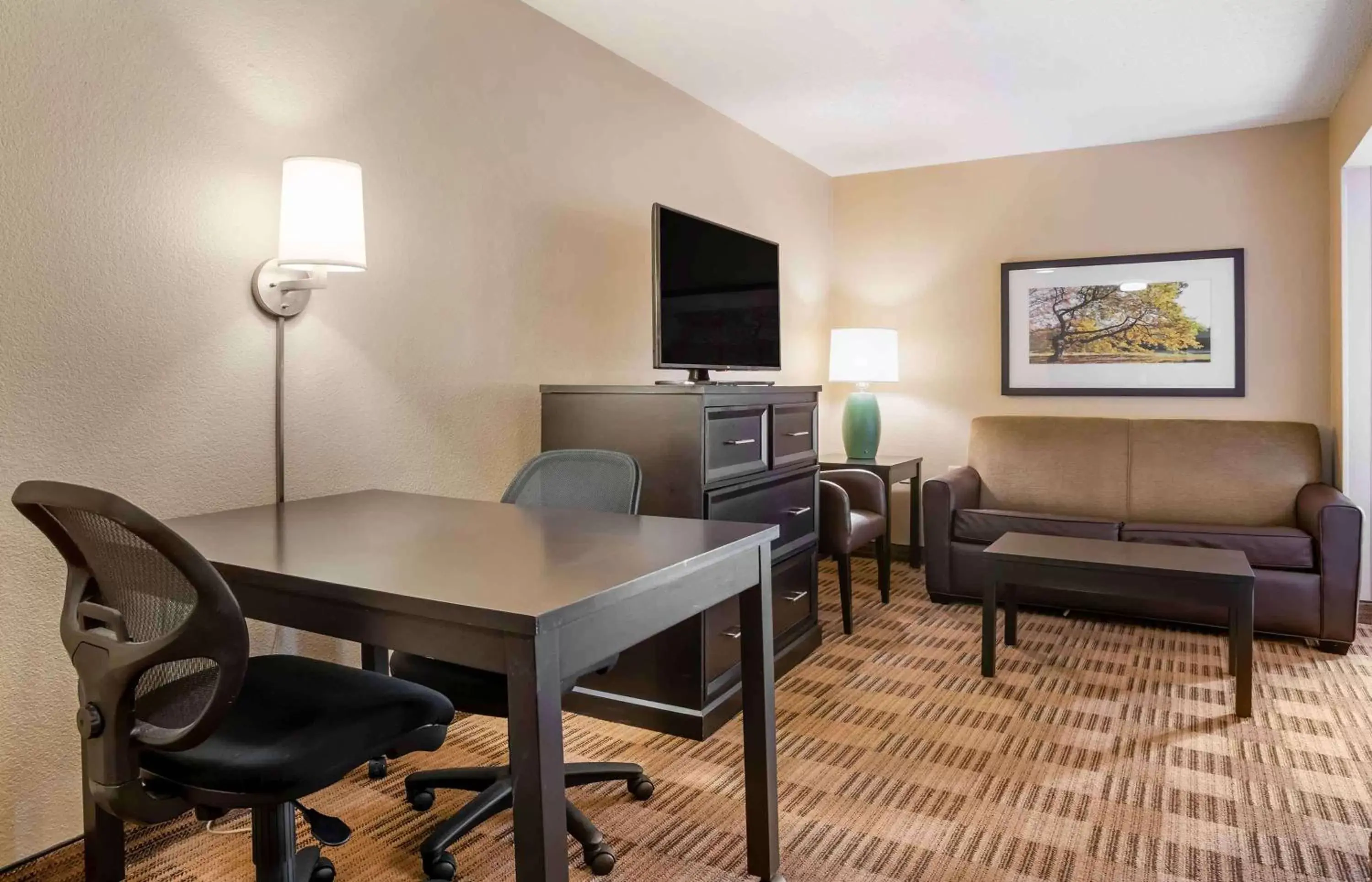 Bedroom, Seating Area in Extended Stay America Select Suites - Columbia - Gateway Drive