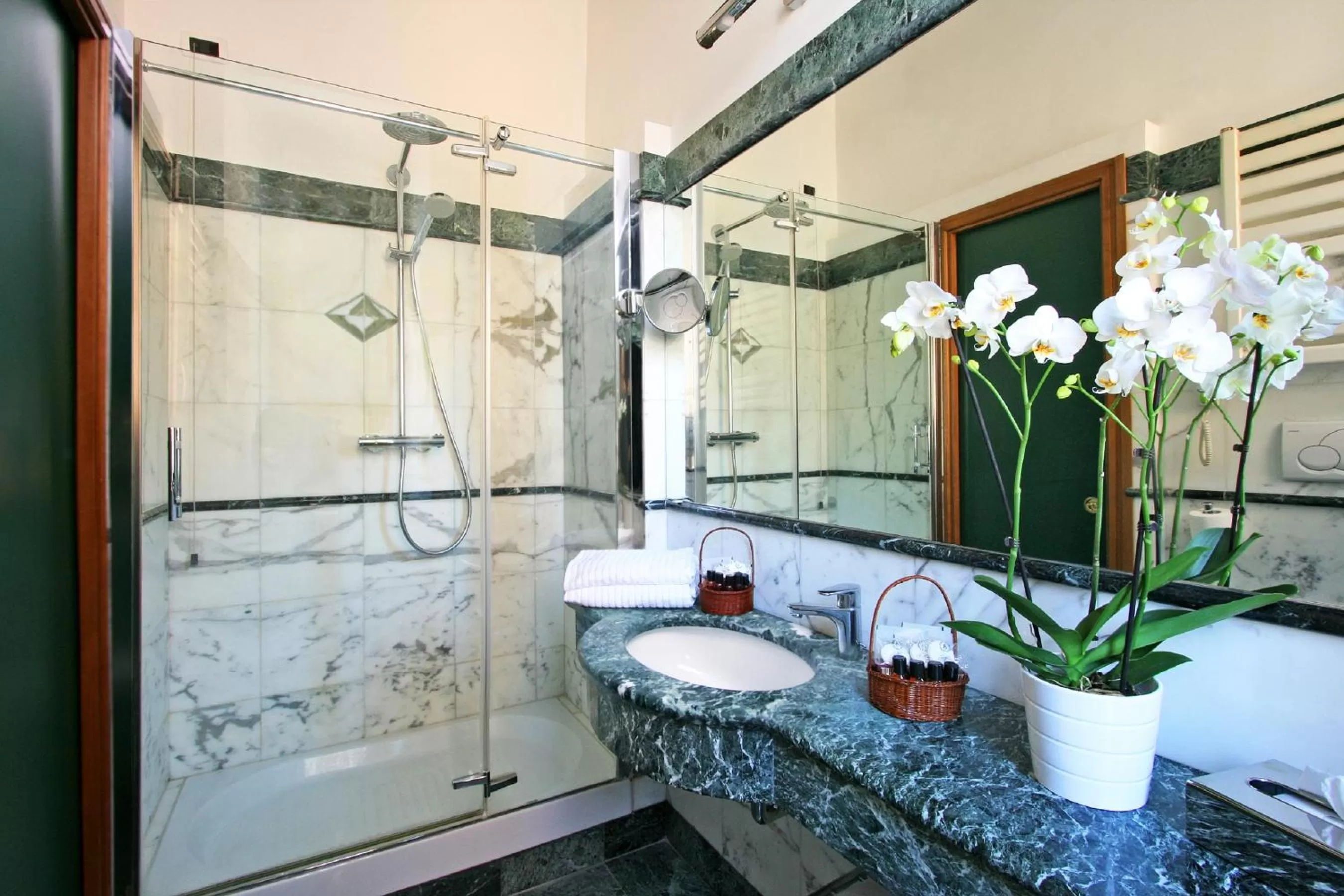 Bathroom in Hotel Arcangelo