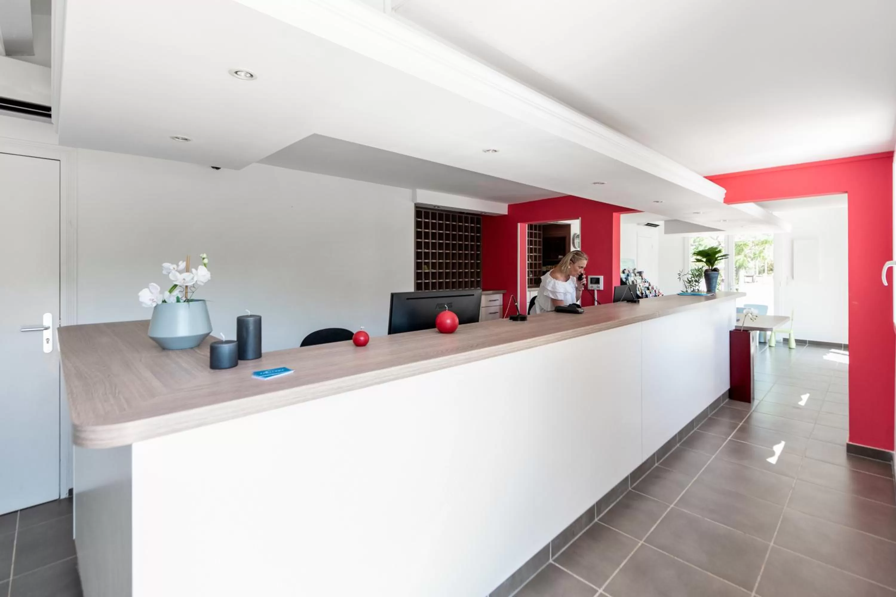 Lobby or reception in Comfort Aparthotel Mandelieu la Napoule Village