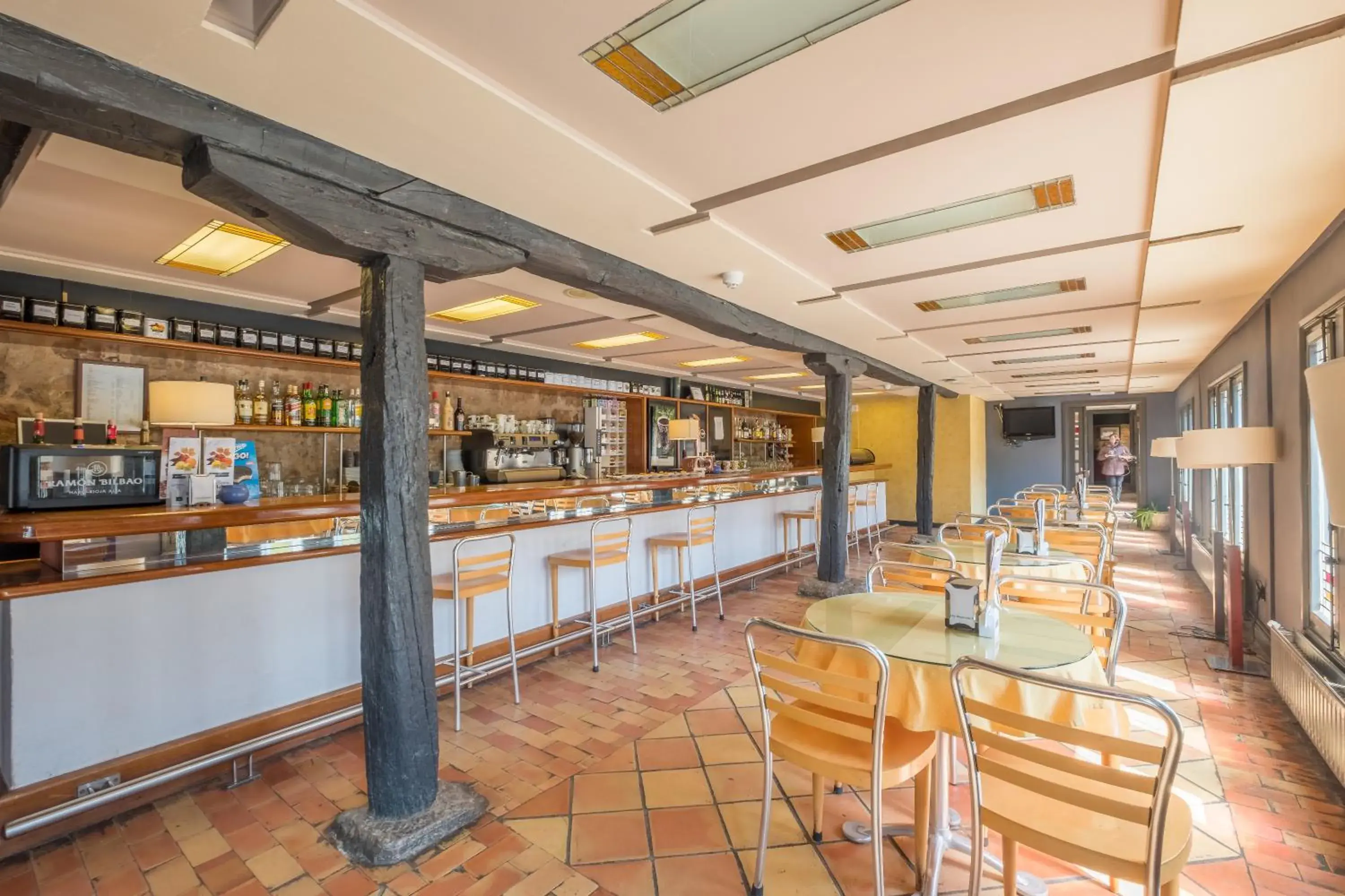 Lounge or bar, Restaurant/Places to Eat in Hotel Posada Santa Maria la Real