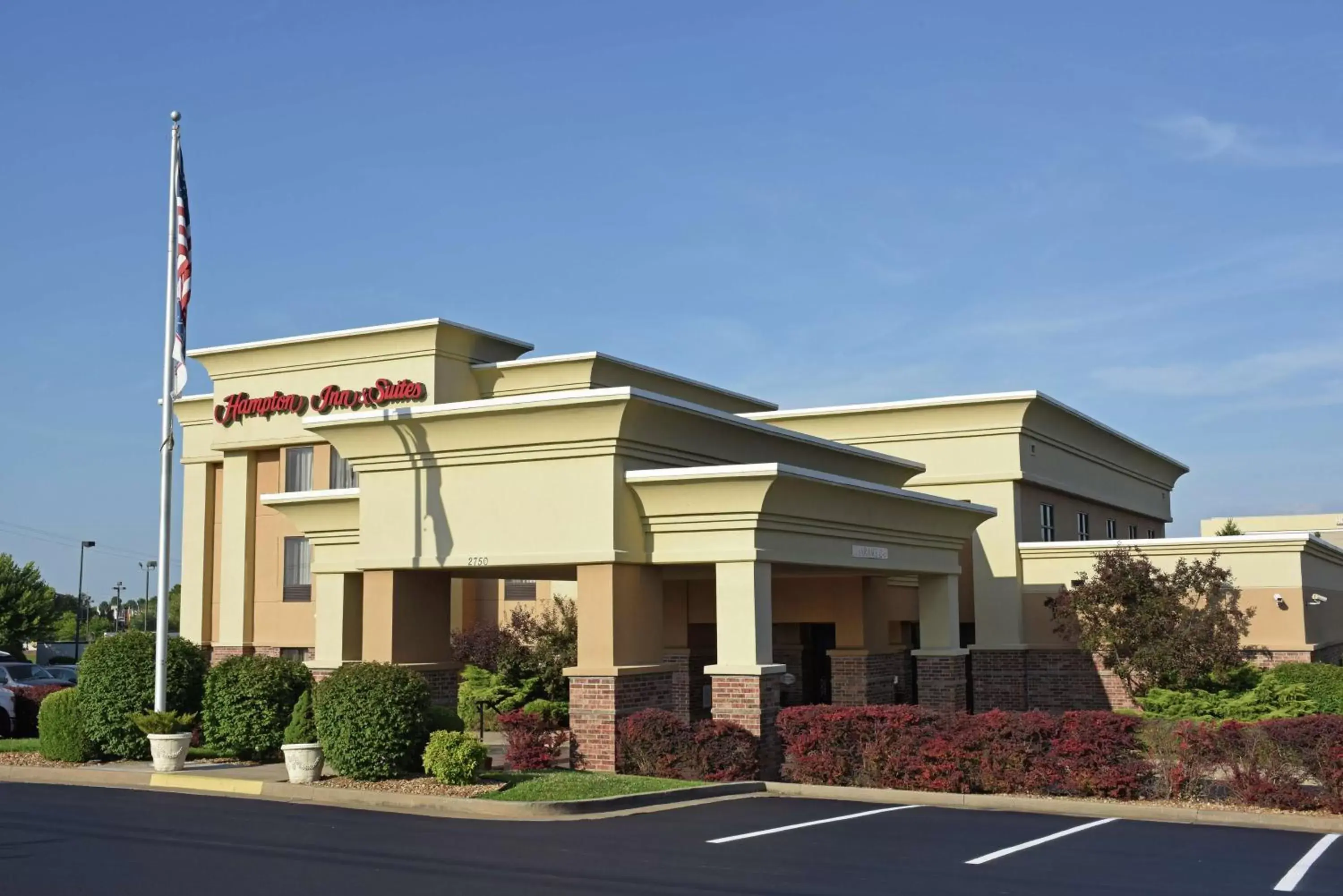 Property Building in Hampton Inn & Suites Springfield