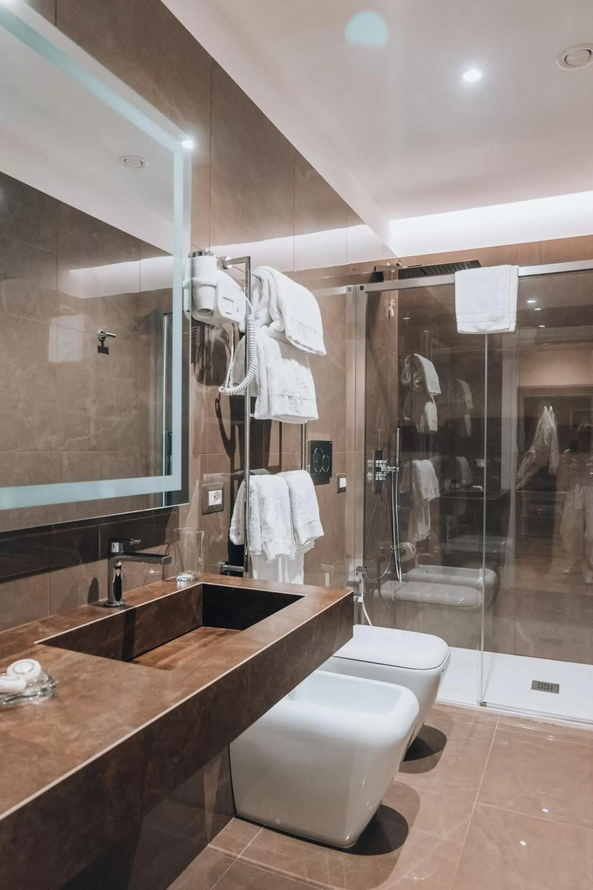 Bathroom in Caruso Place Boutique & Wellness Suites