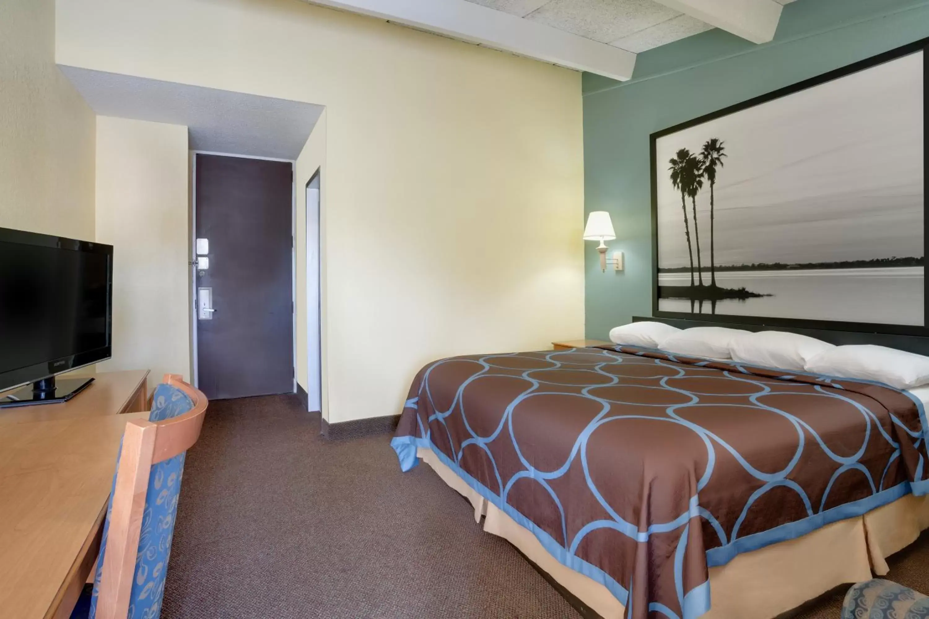Photo of the whole room, Bed in Super 8 by Wyndham St. Augustine