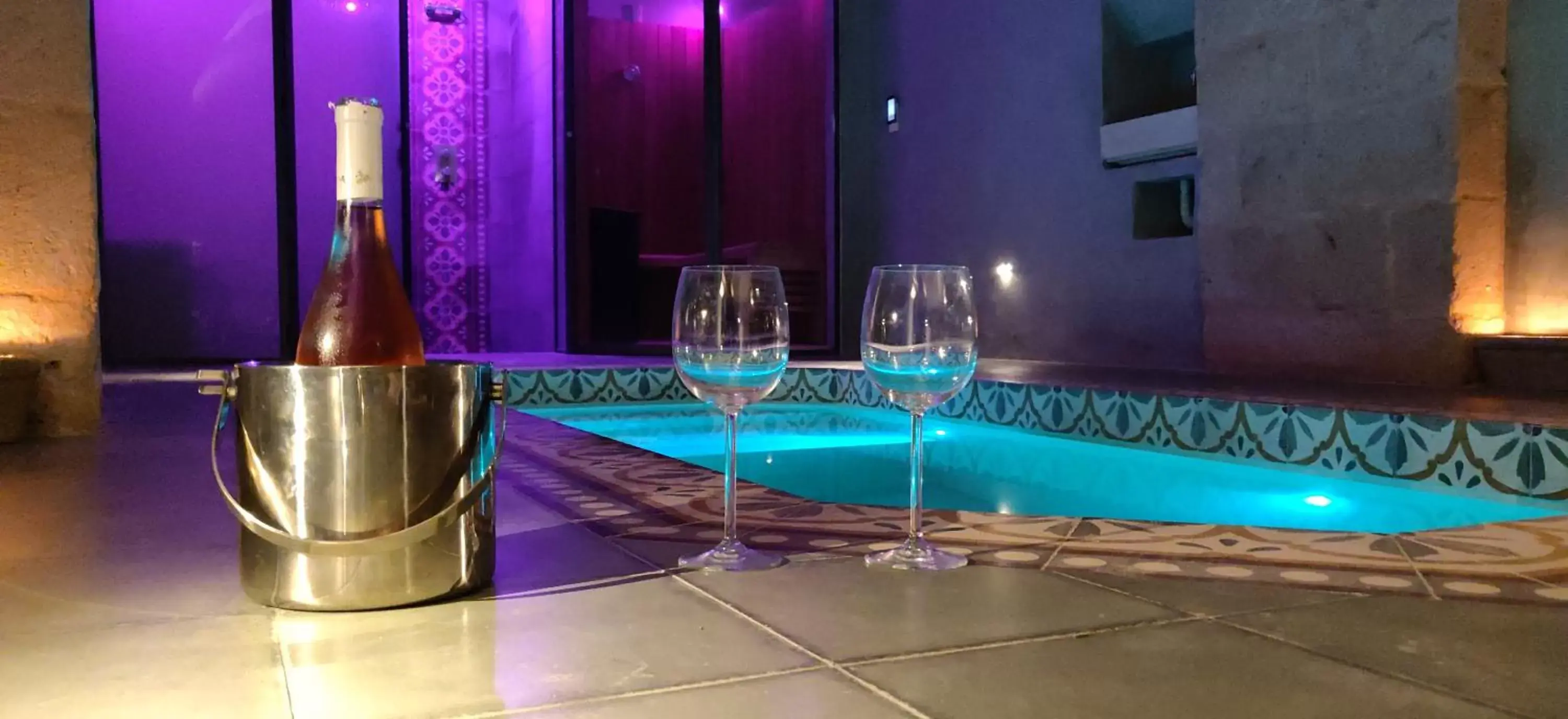 Hot Tub, Swimming Pool in Palazzo Muro Leccese Relais de Charme & Wellness