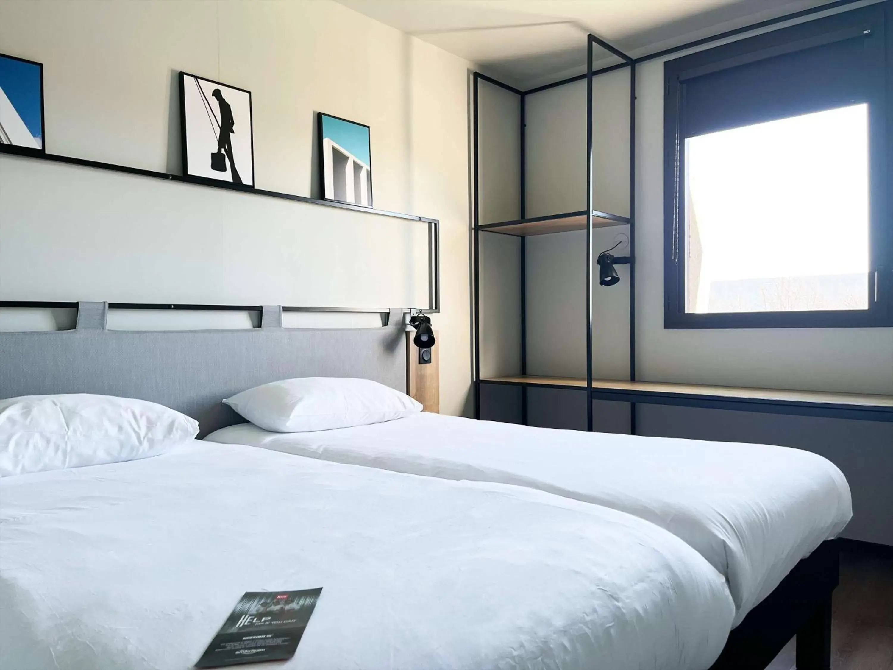 Bedroom, Bed in Ibis Lunel Petite Camargue