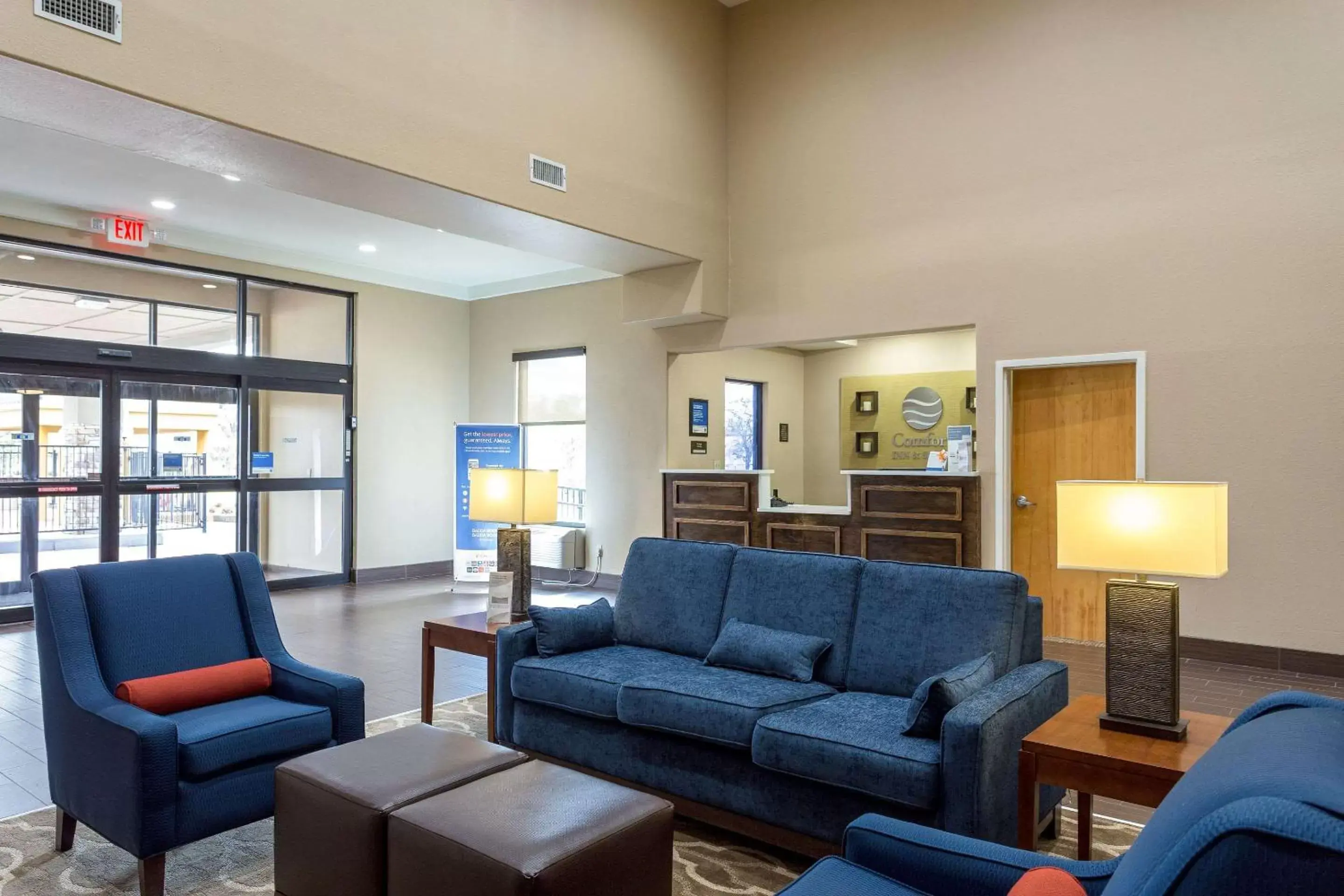 Lobby or reception, Seating Area in Comfort Inn & Suites Baton Rouge Airport