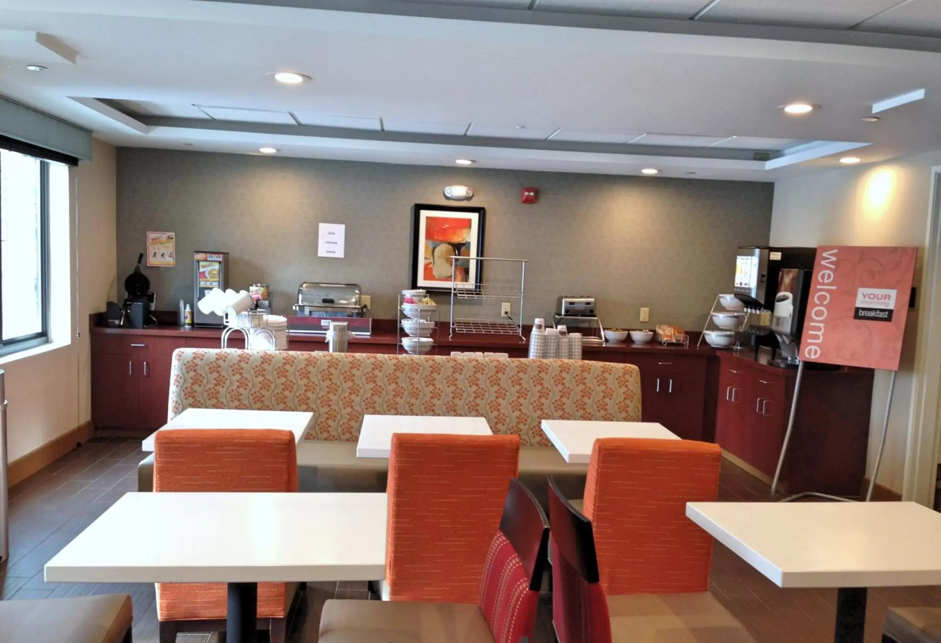 Area and facilities, Restaurant/Places to Eat in Comfort Inn & Suites Brattleboro I-91