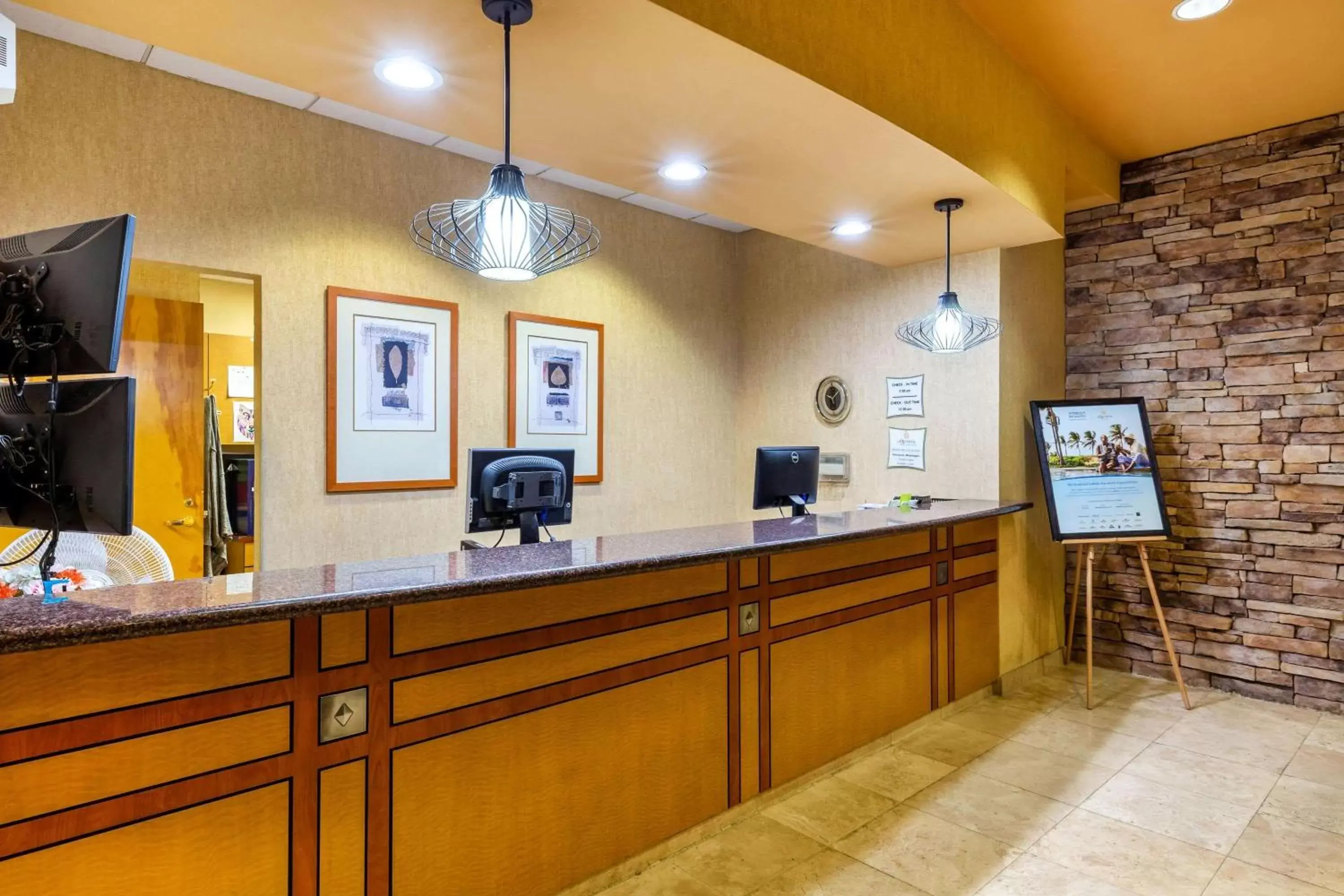 Lobby or reception in La Quinta by Wyndham Vancouver Lobby or reception in La Quinta by Wyndham Vancouver