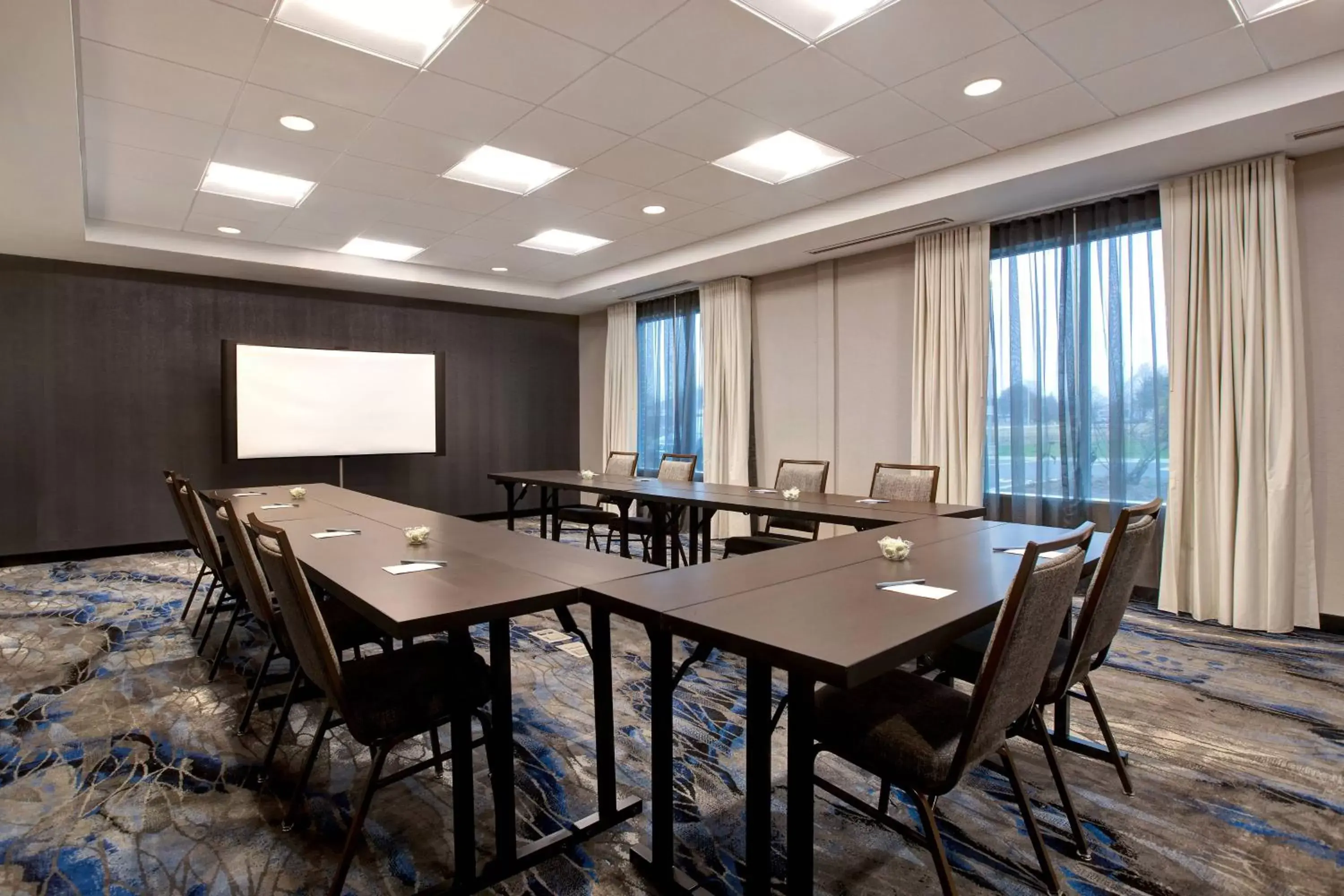 Meeting/conference room in Fairfield Inn & Suites by Marriott Chicago Bolingbrook
