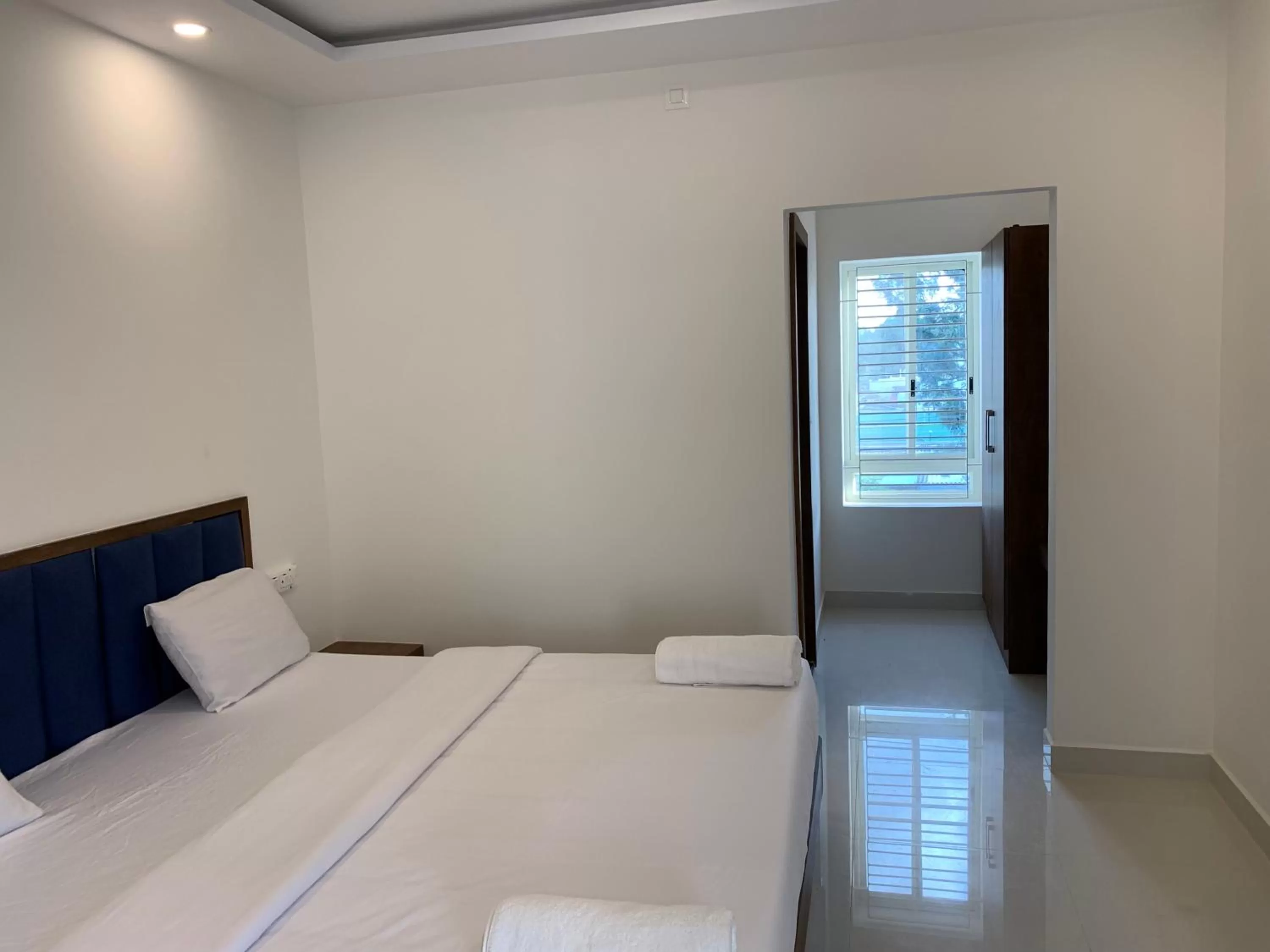 Bedroom, Bed in Airport Regency