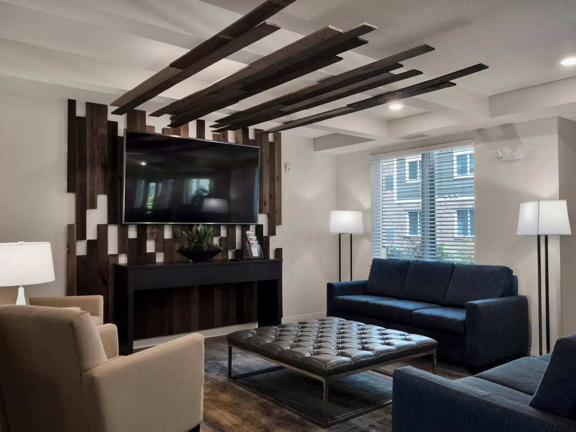 Lobby or reception in WaterWalk Extended Stay by Wyndham Charlotte - Arrowood Lobby or reception in WaterWalk Extended Stay by Wyndham Charlotte - Arrowood