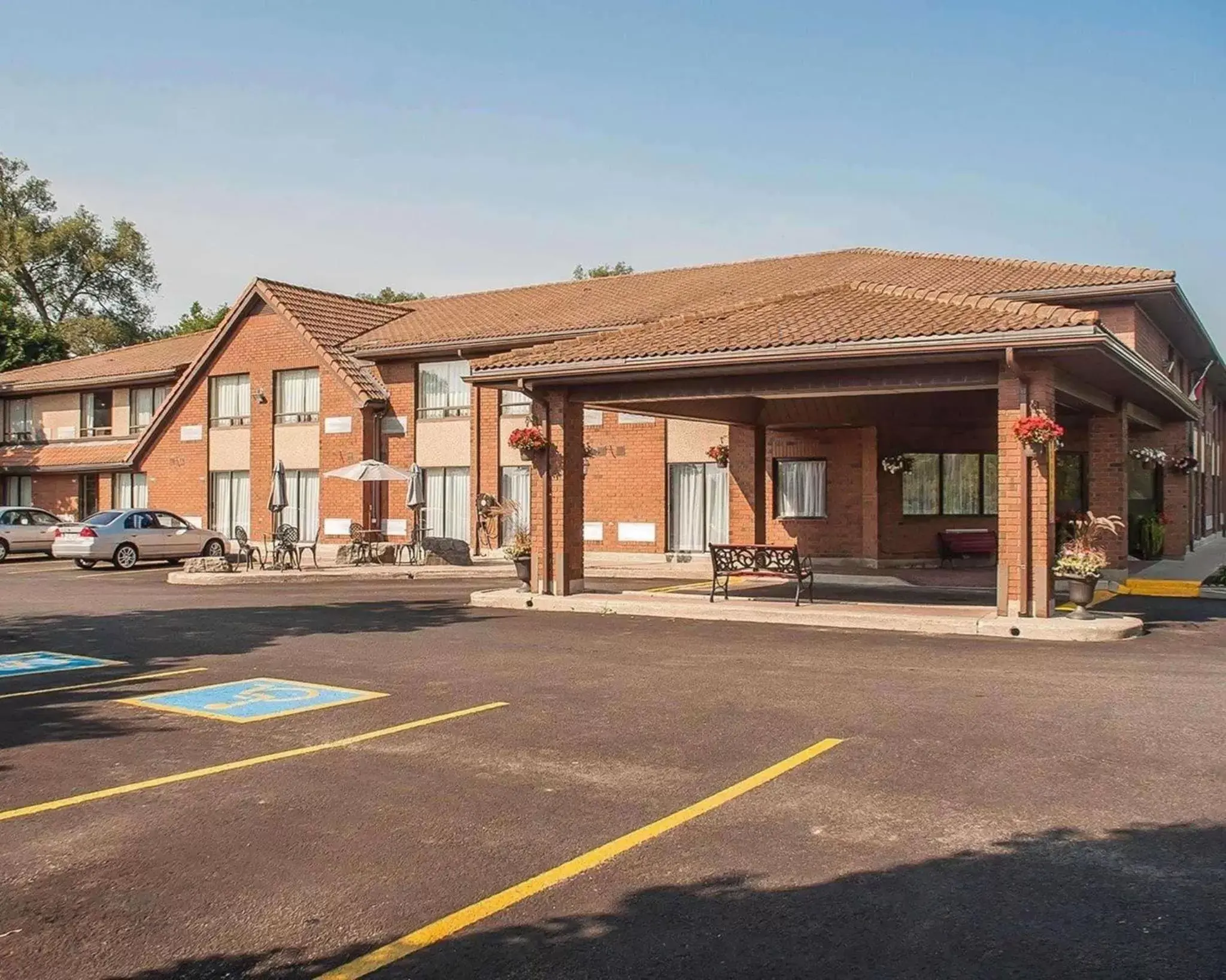 Property Building in Comfort Inn Orillia