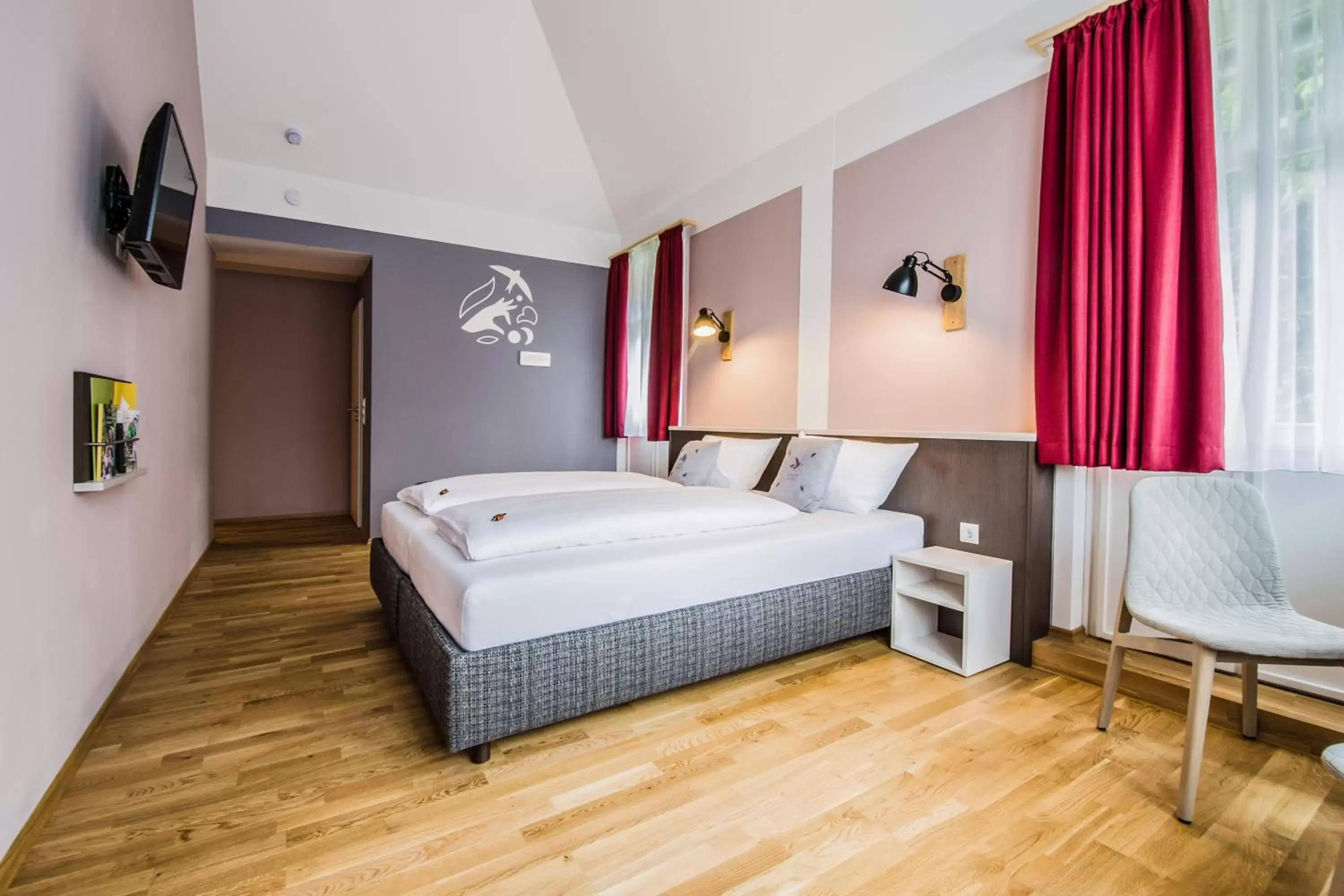 Photo of the whole room, Bed in JUFA Hotel Königswinter/Bonn