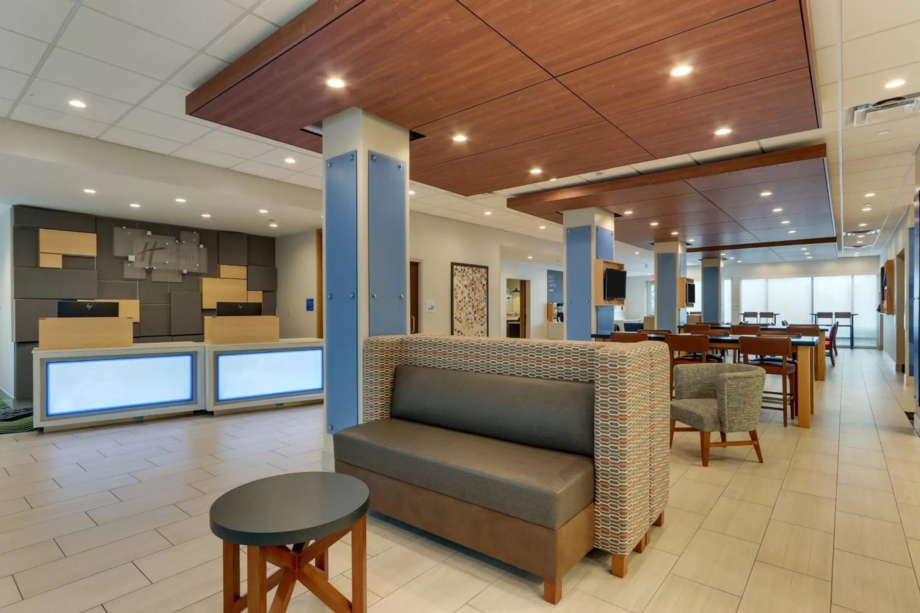 Property building in Holiday Inn Express & Suites - Saugerties - Hudson Valley, an IHG Hotel