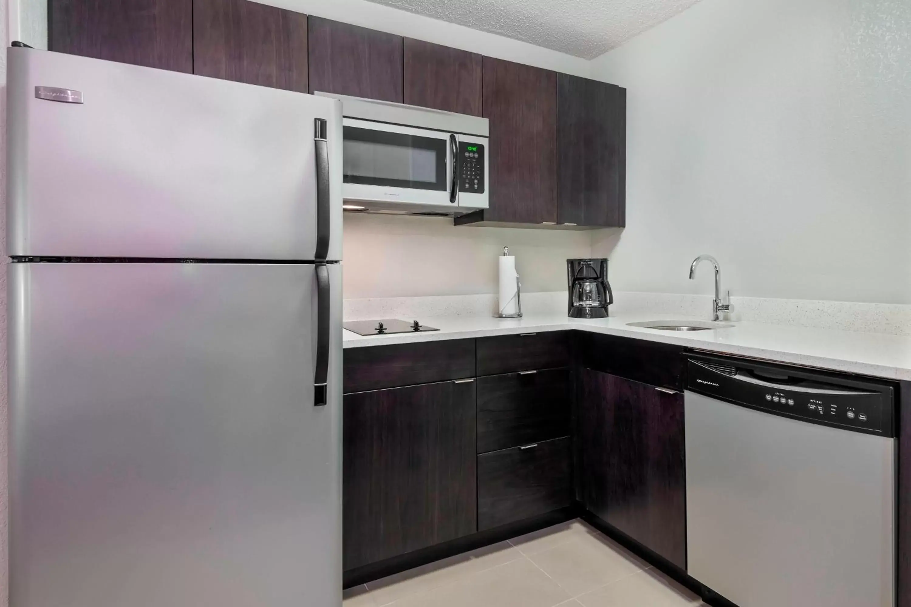 Kitchen or kitchenette, Kitchen/Kitchenette in Residence Inn Tampa Sabal Park/Brandon