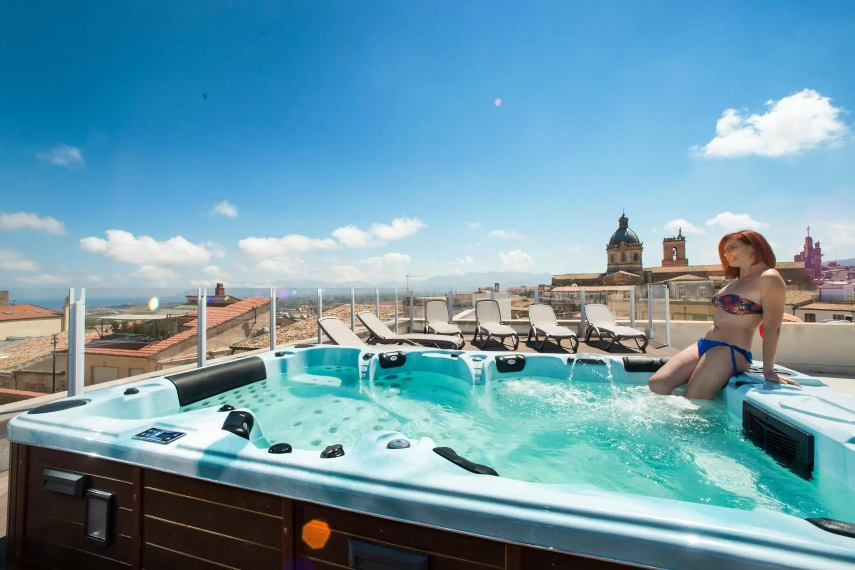 Solarium, Swimming Pool in Hotel Centrale Spa & Relax